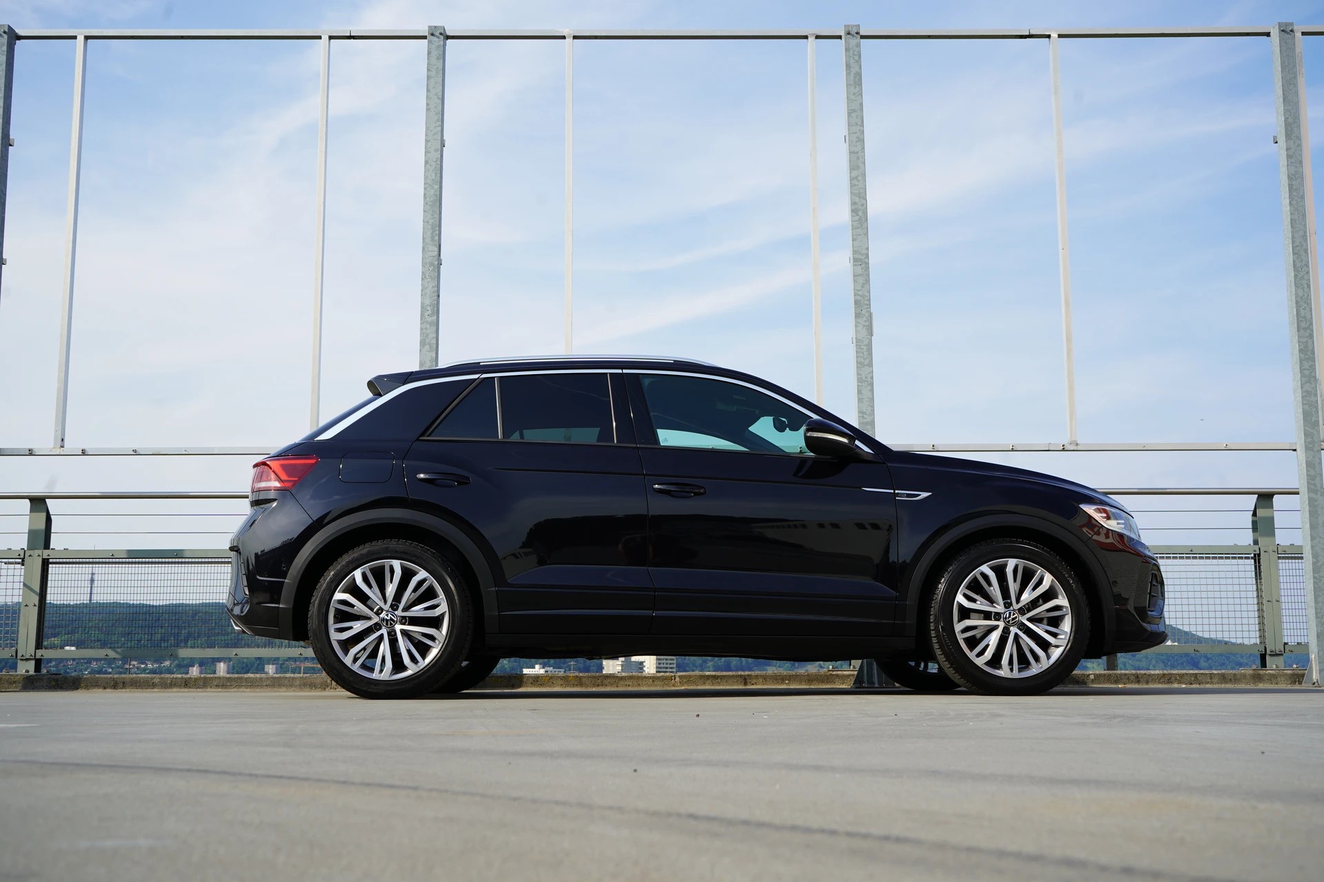 VW T-ROC 2.0 TSI R-LINE DSG 4MOTION l 190 PS-image-0