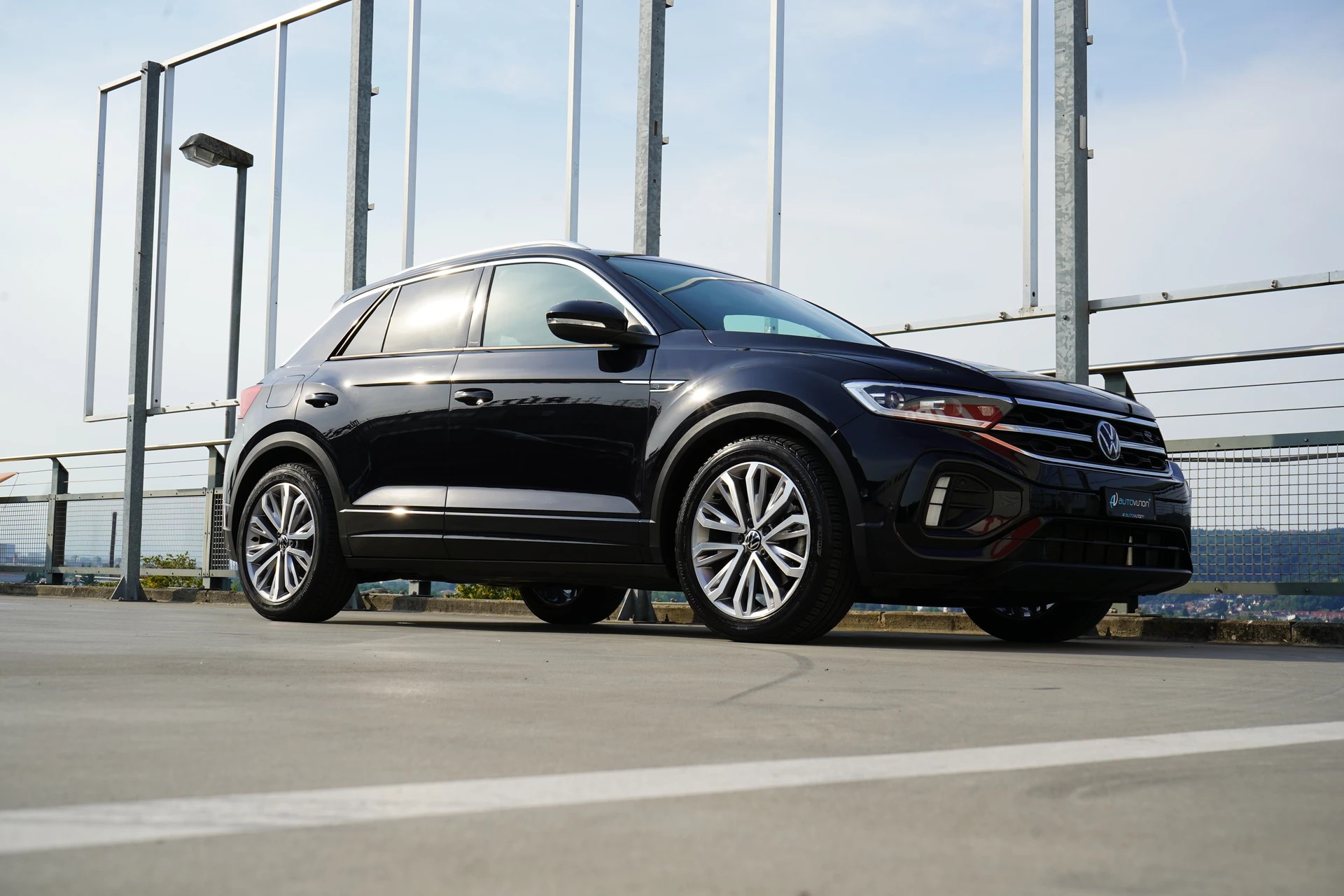 VW T-ROC 2.0 TSI R-LINE DSG 4MOTION l 190 PS-image-9