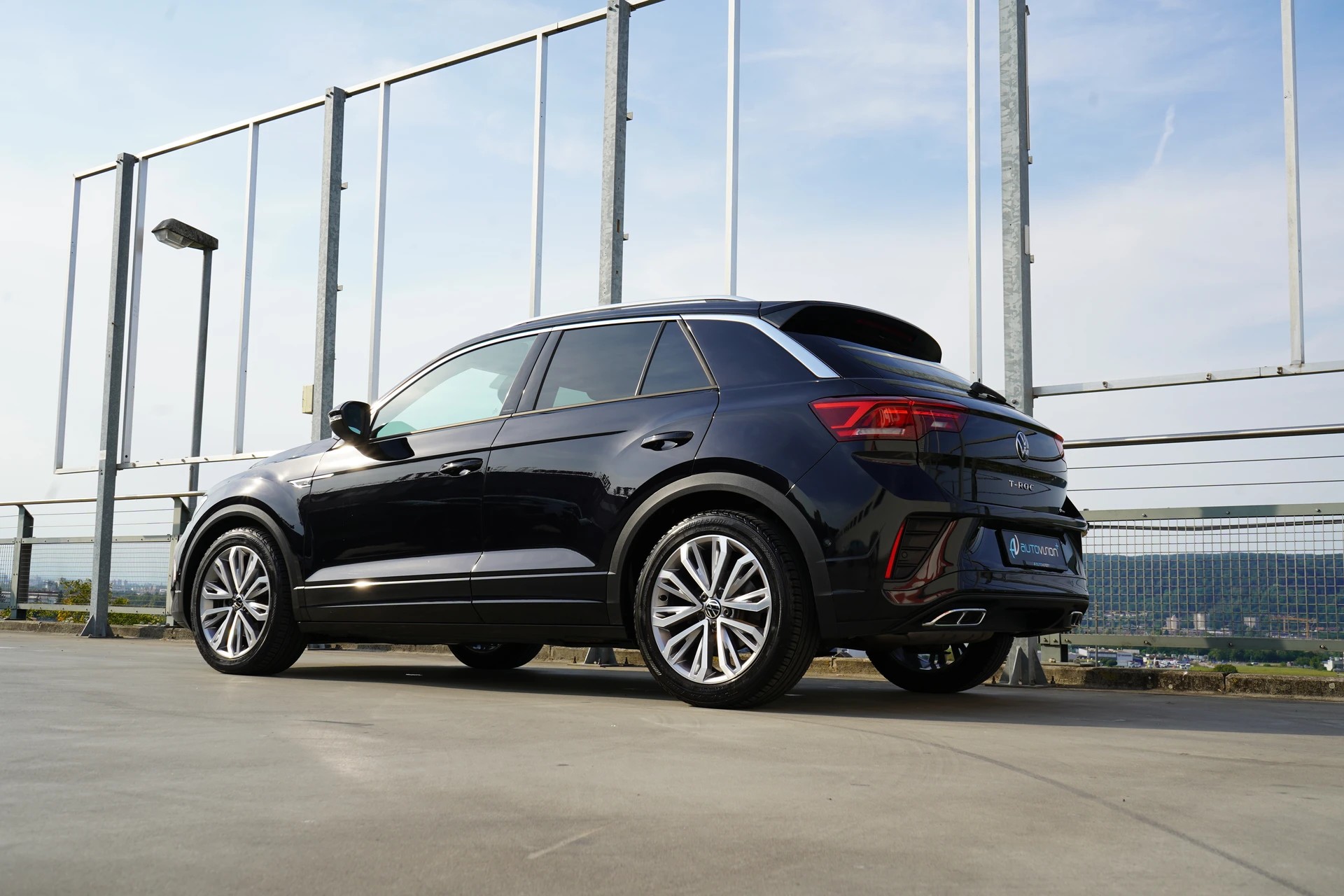 VW T-ROC 2.0 TSI R-LINE DSG 4MOTION l 190 PS-image-6