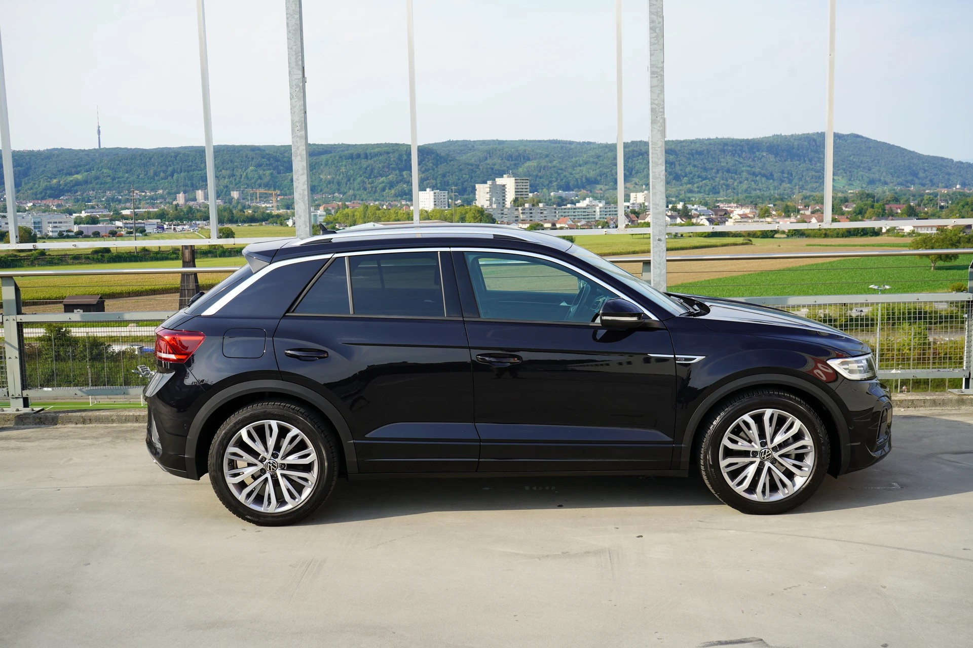 VW T-ROC 2.0 TSI R-LINE DSG 4MOTION l 190 PS-image-4