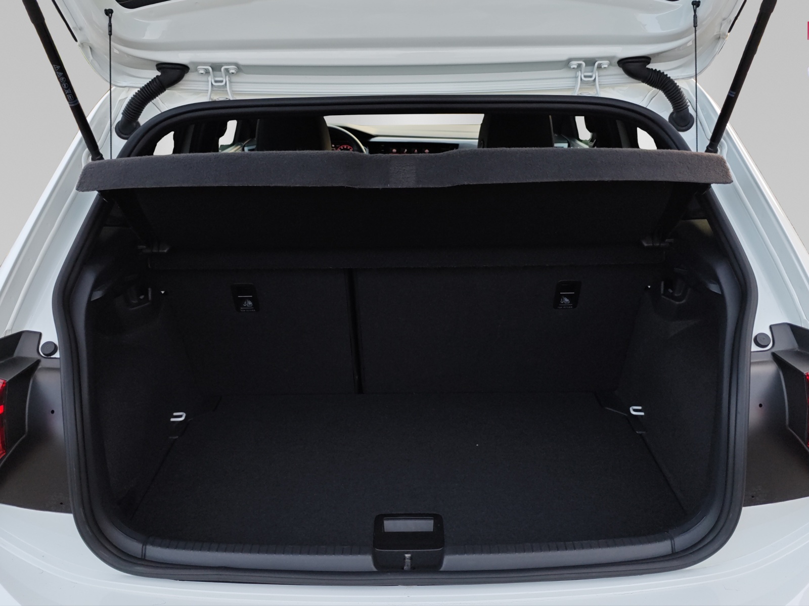 VW Polo 2.0 TSI GTI DSG-image-11