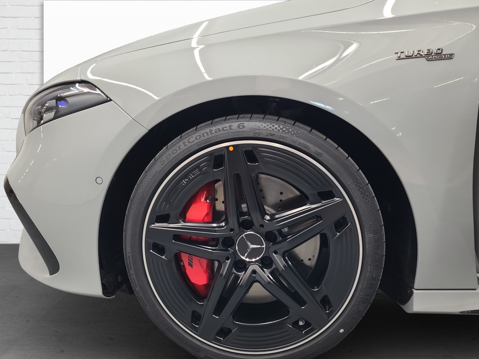 MERCEDES-BENZ AMG A 35 4Matic-image-5