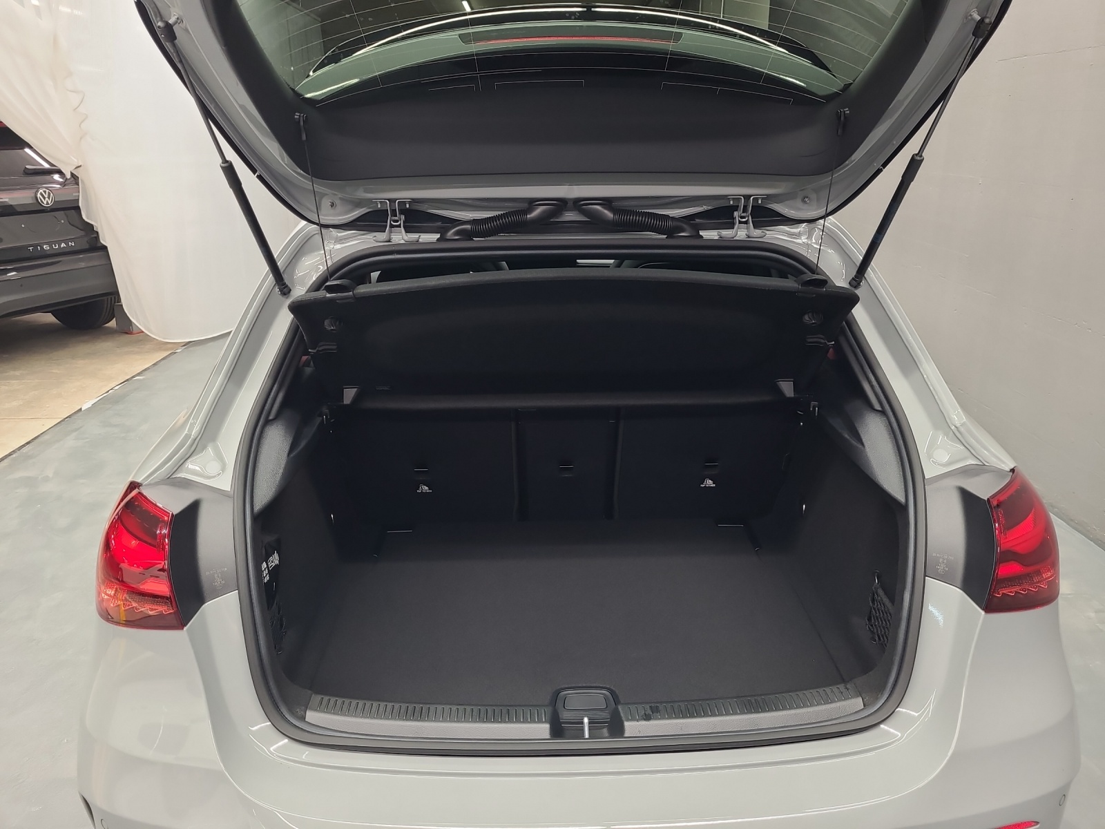 MERCEDES-BENZ AMG A 35 4Matic-image-10