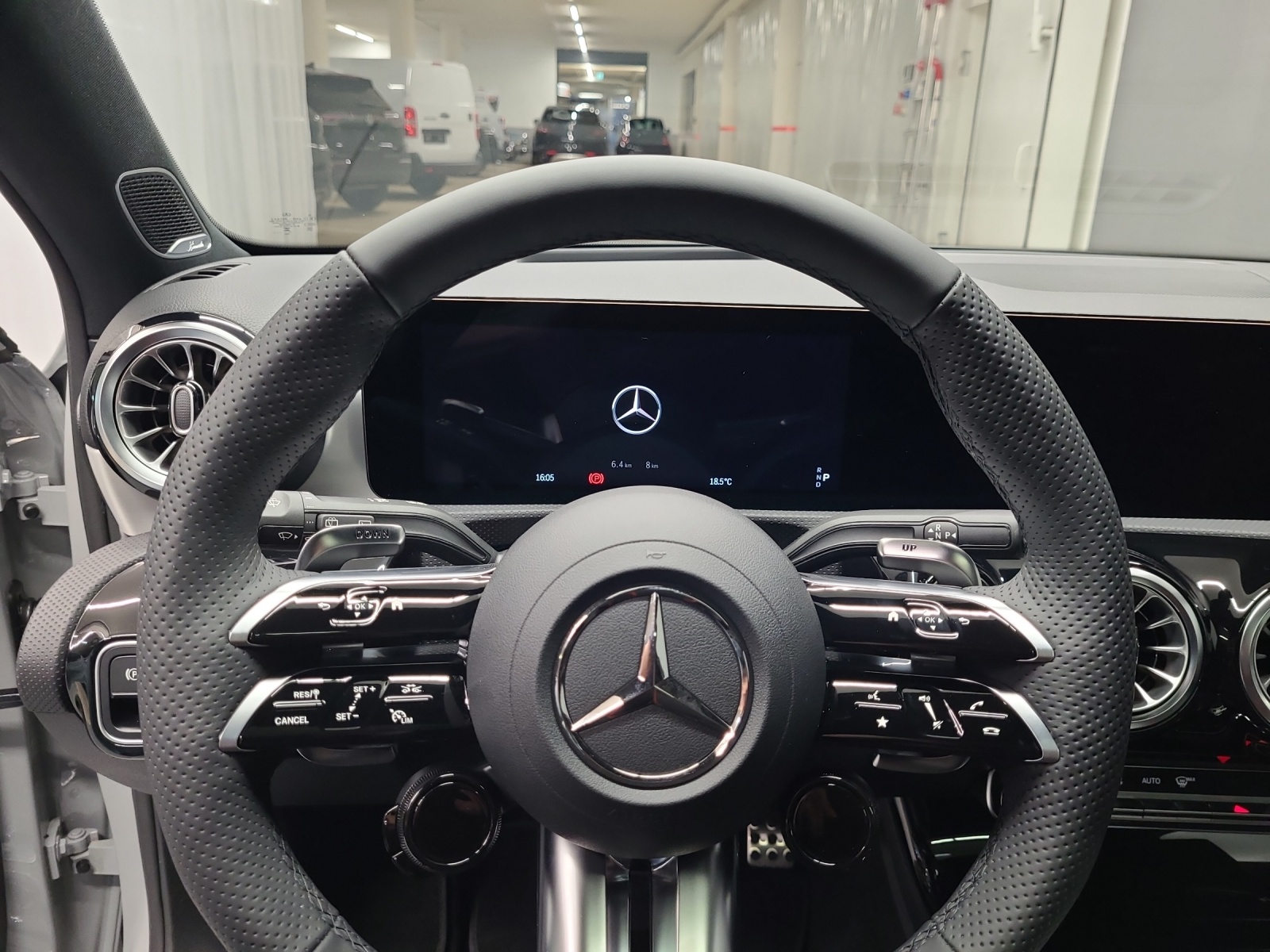 MERCEDES-BENZ AMG A 35 4Matic-image-13