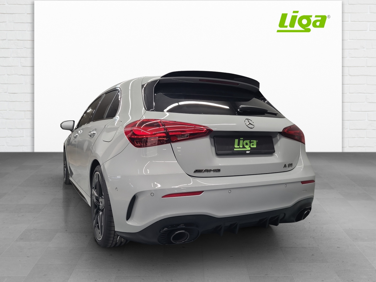 MERCEDES-BENZ AMG A 35 4Matic-image-3