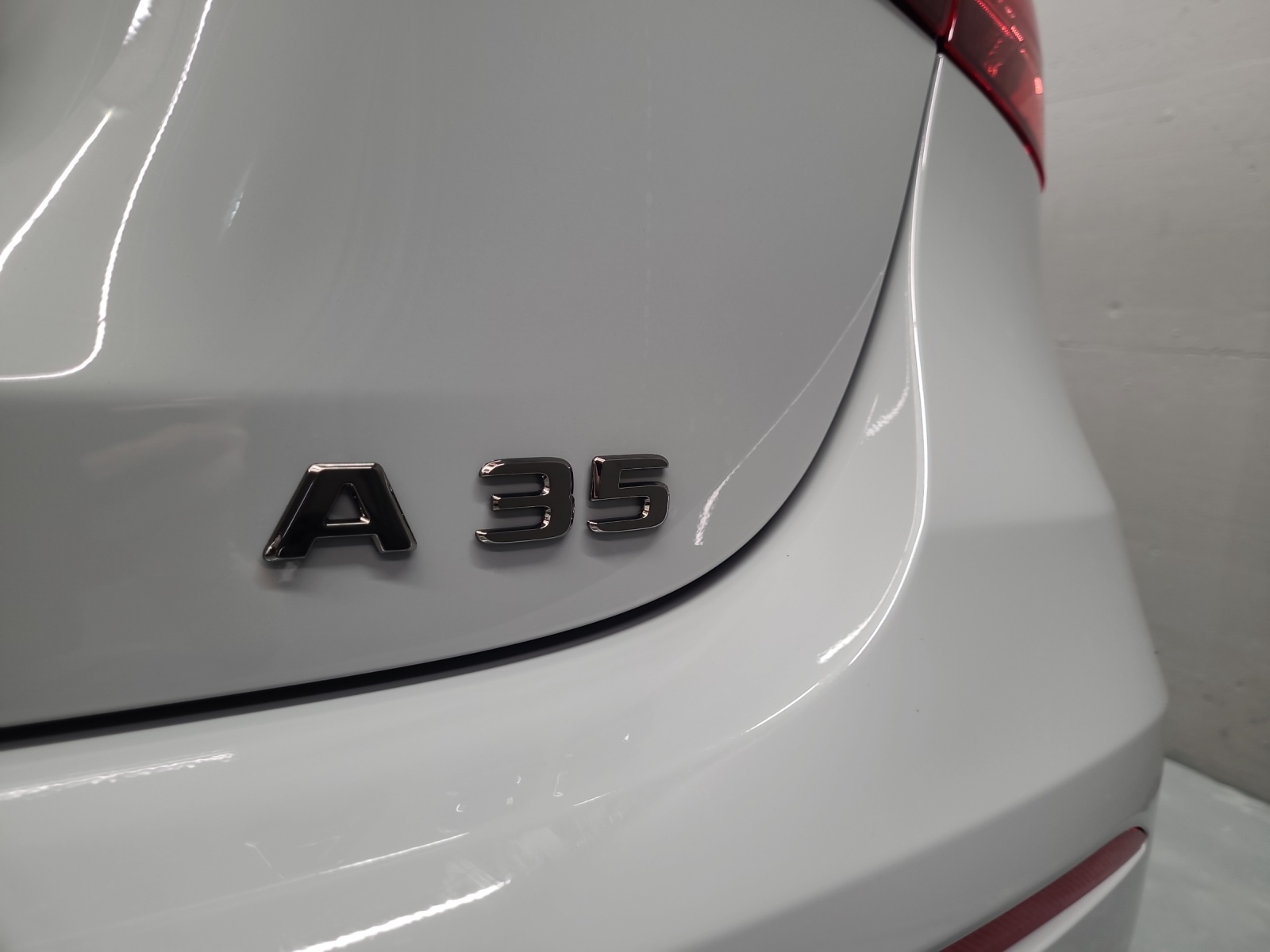 MERCEDES-BENZ AMG A 35 4Matic-image-11