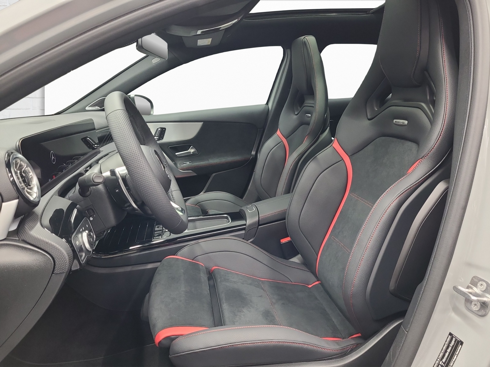 MERCEDES-BENZ AMG A 35 4Matic-image-6