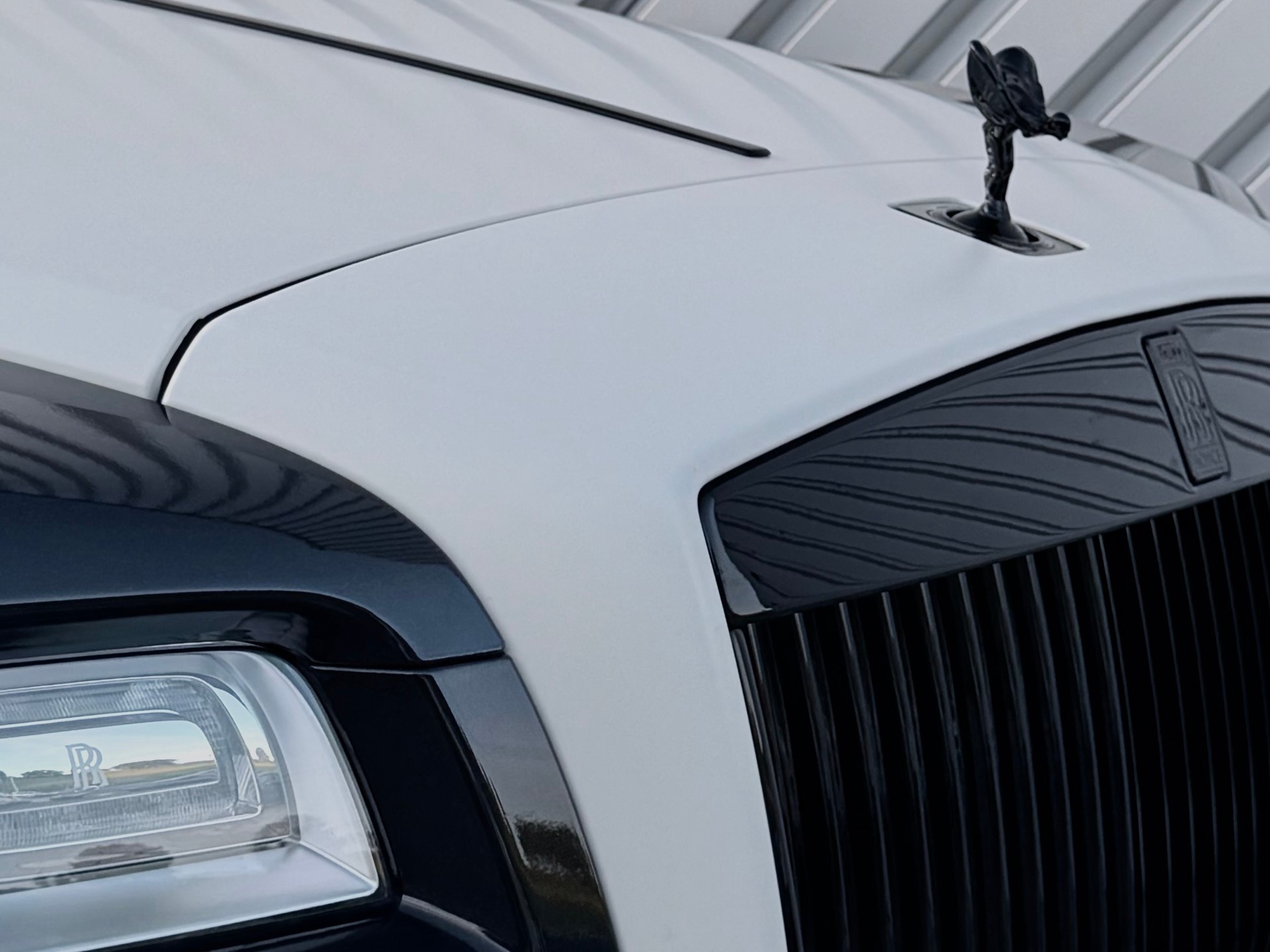 ROLLS-ROYCE Wraith 6.6 V12 Goodwood Bespoke-showroom-element-1