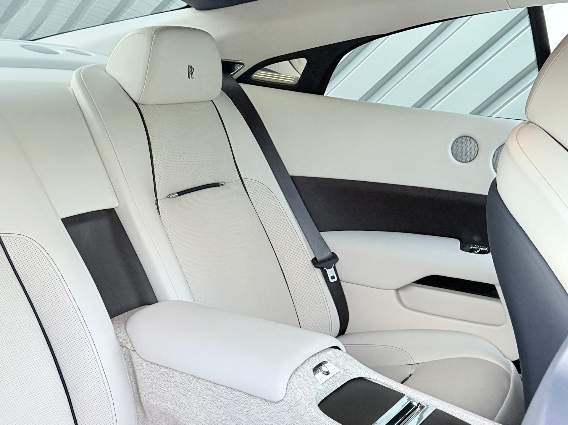 ROLLS-ROYCE Wraith 6.6 V12 Goodwood Bespoke-image-12