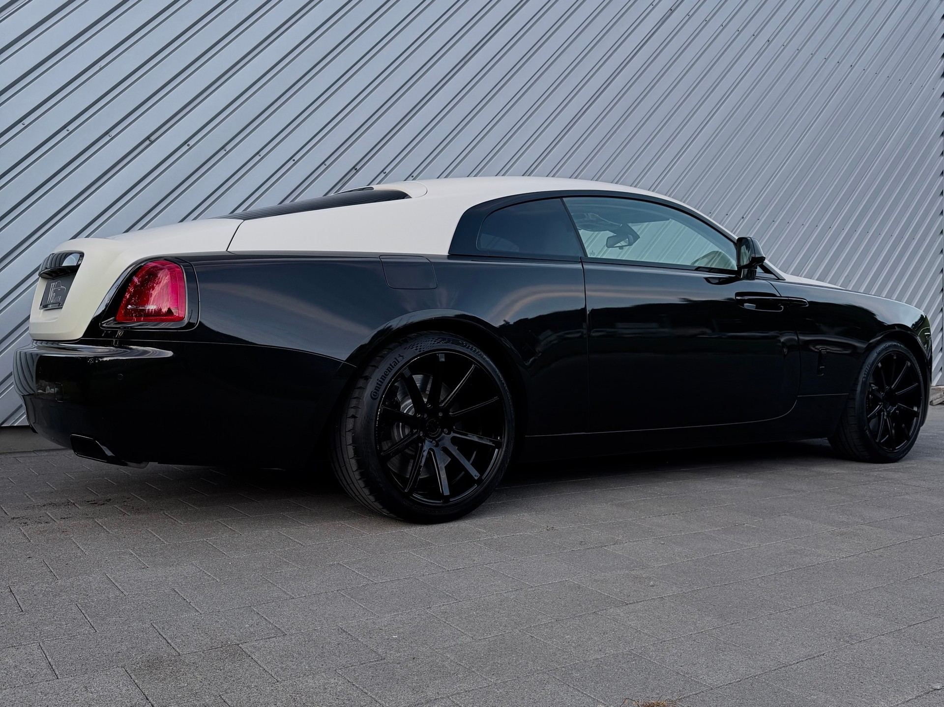 ROLLS-ROYCE Wraith 6.6 V12 Goodwood Bespoke-showroom-element-3