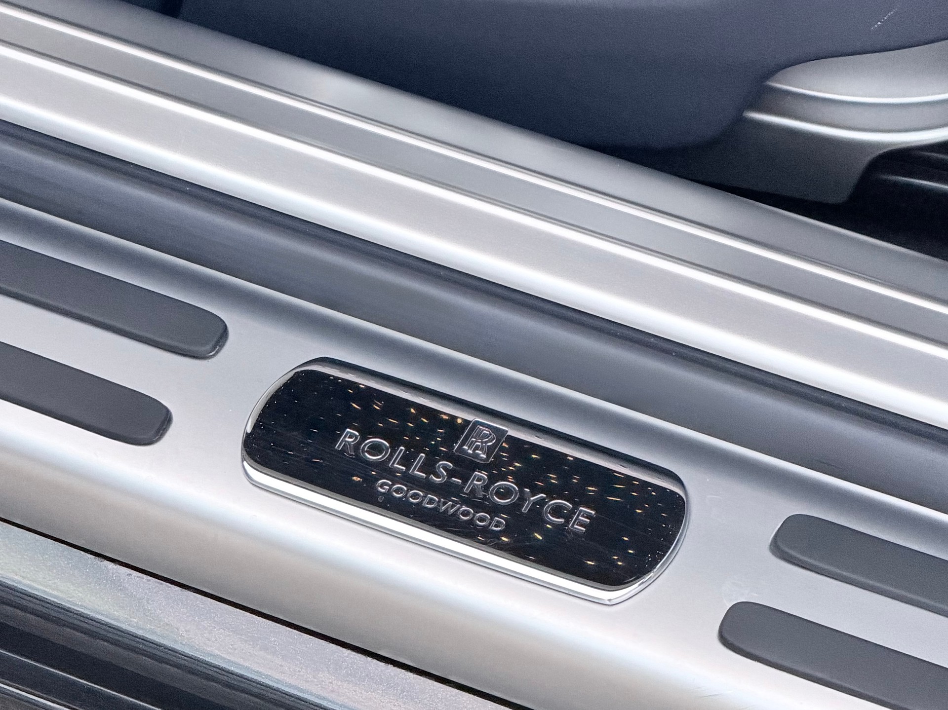 ROLLS-ROYCE Wraith 6.6 V12 Goodwood Bespoke-image-15