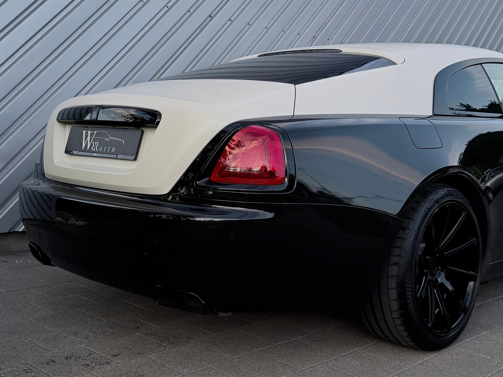 ROLLS-ROYCE Wraith 6.6 V12 Goodwood Bespoke-image-4