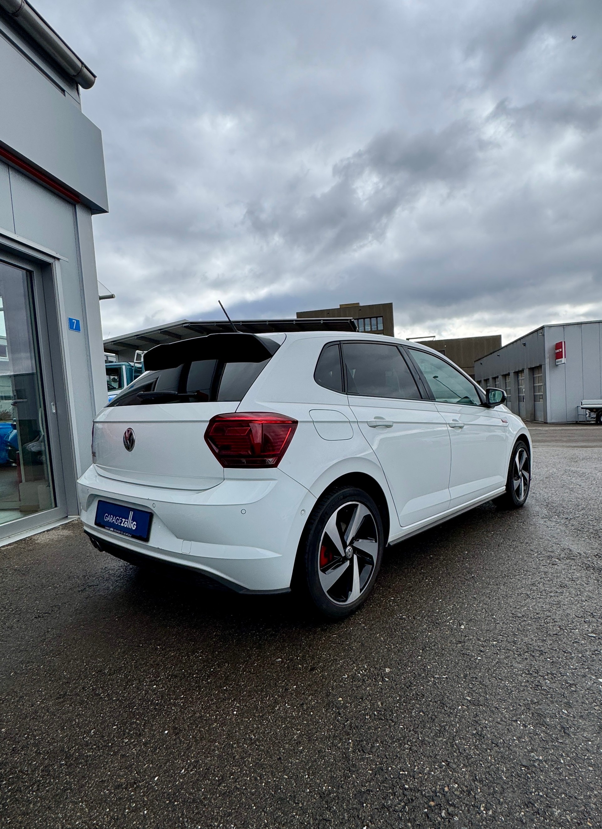 VW Polo 2.0 TSI GTI DSG-image-4