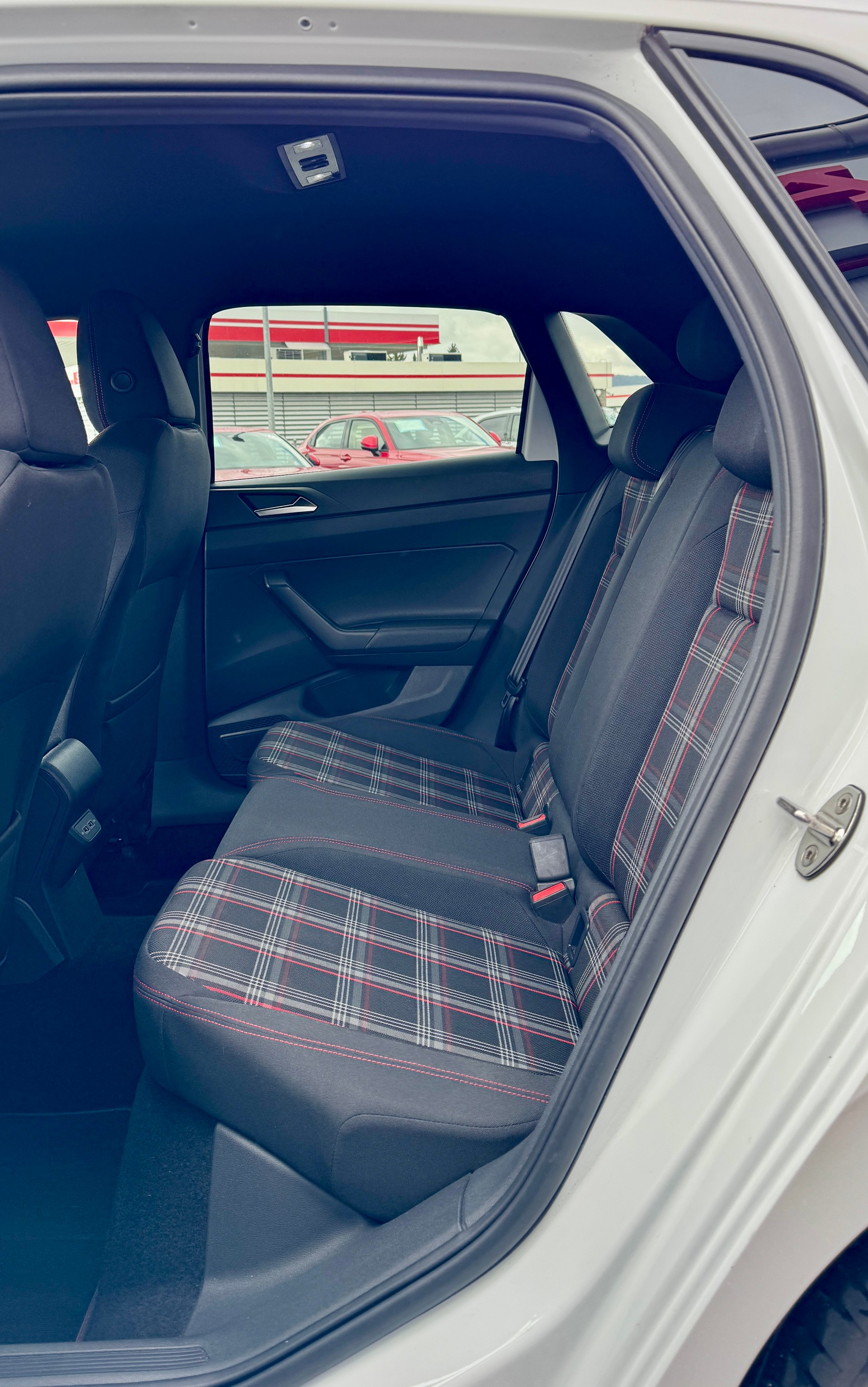VW Polo 2.0 TSI GTI DSG-image-19