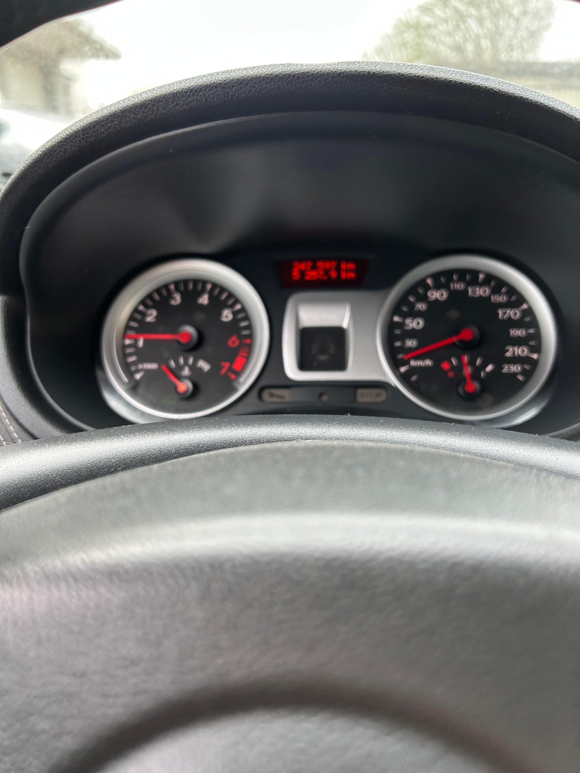 RENAULT Clio Grandtour 1.2 16V Turbo 20th Edition-image-5