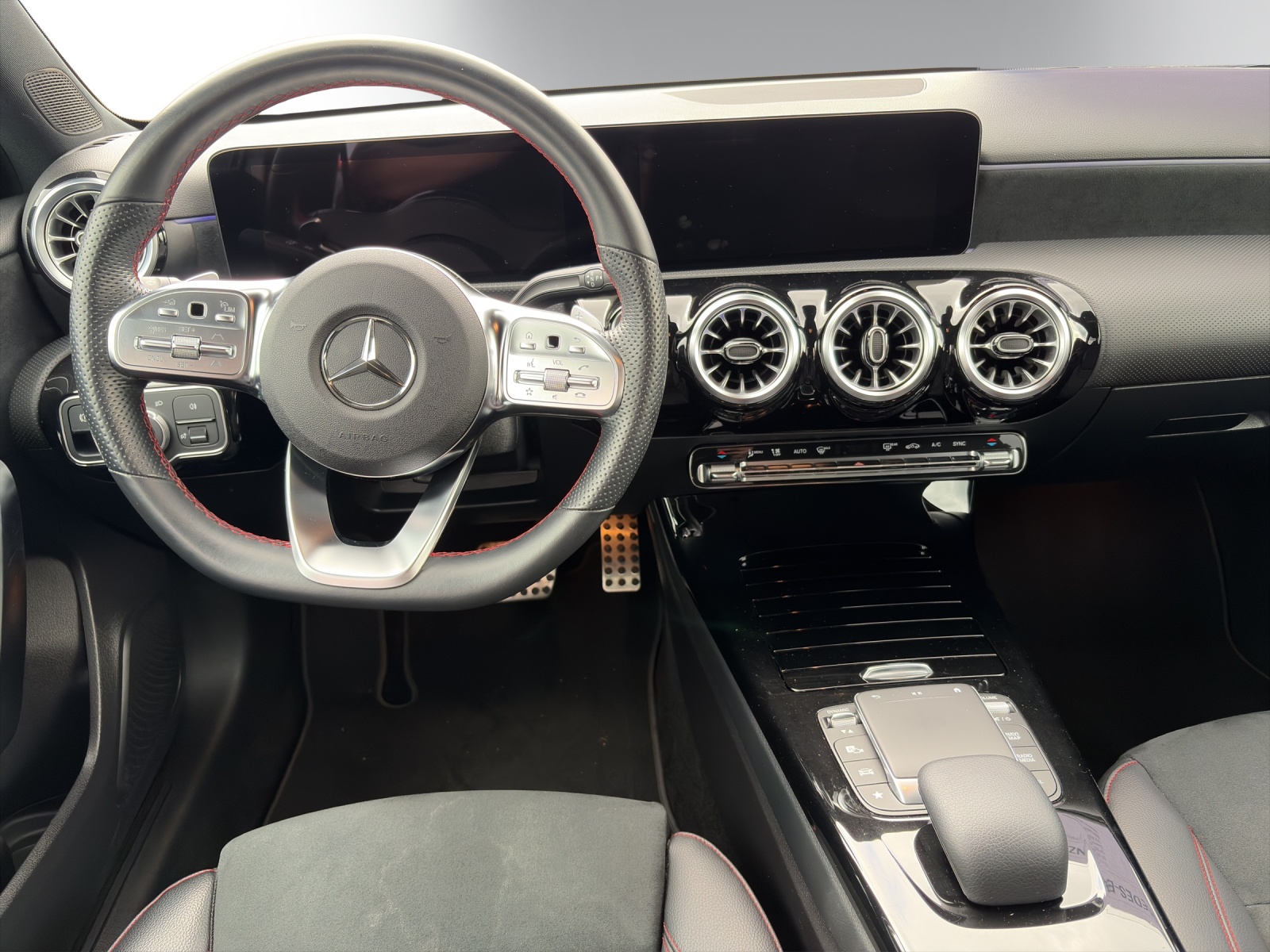 Image MERCEDES-BENZ A-200 A 200 AMG Line 4Matic
