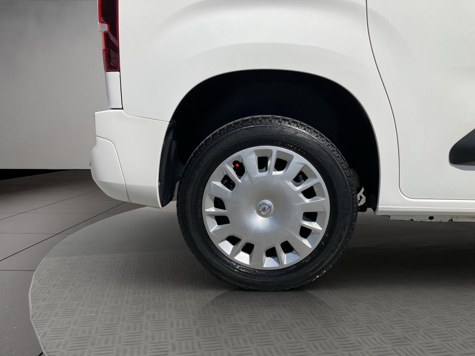 OPEL Combo Cargo 2.4 t XL 1.5 D S/S-image-19