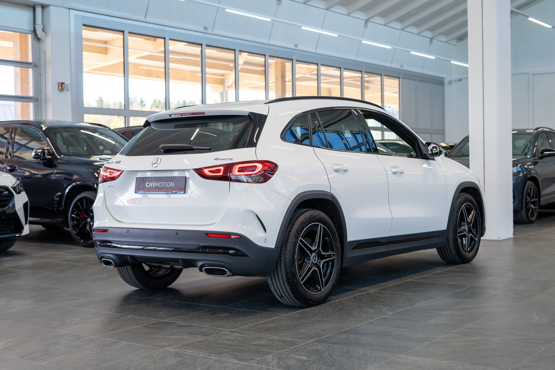 MERCEDES-BENZ GLA 200 AMG Line 4matic / Ambiente-beleuchtung / Navi / Rückfahrkamera-image-6