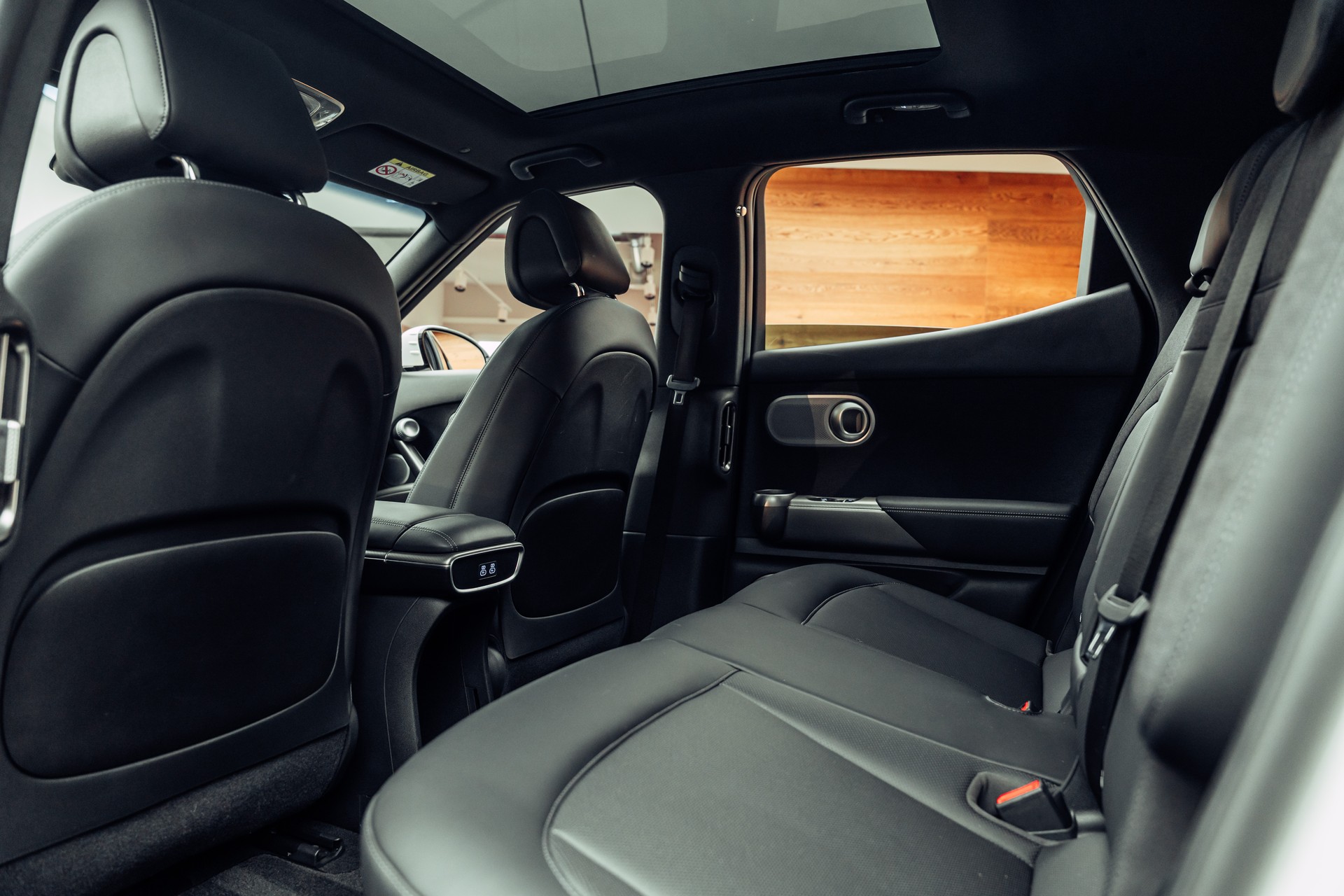 GENESIS GV60 77.4 kWh Sport AWD-image-8