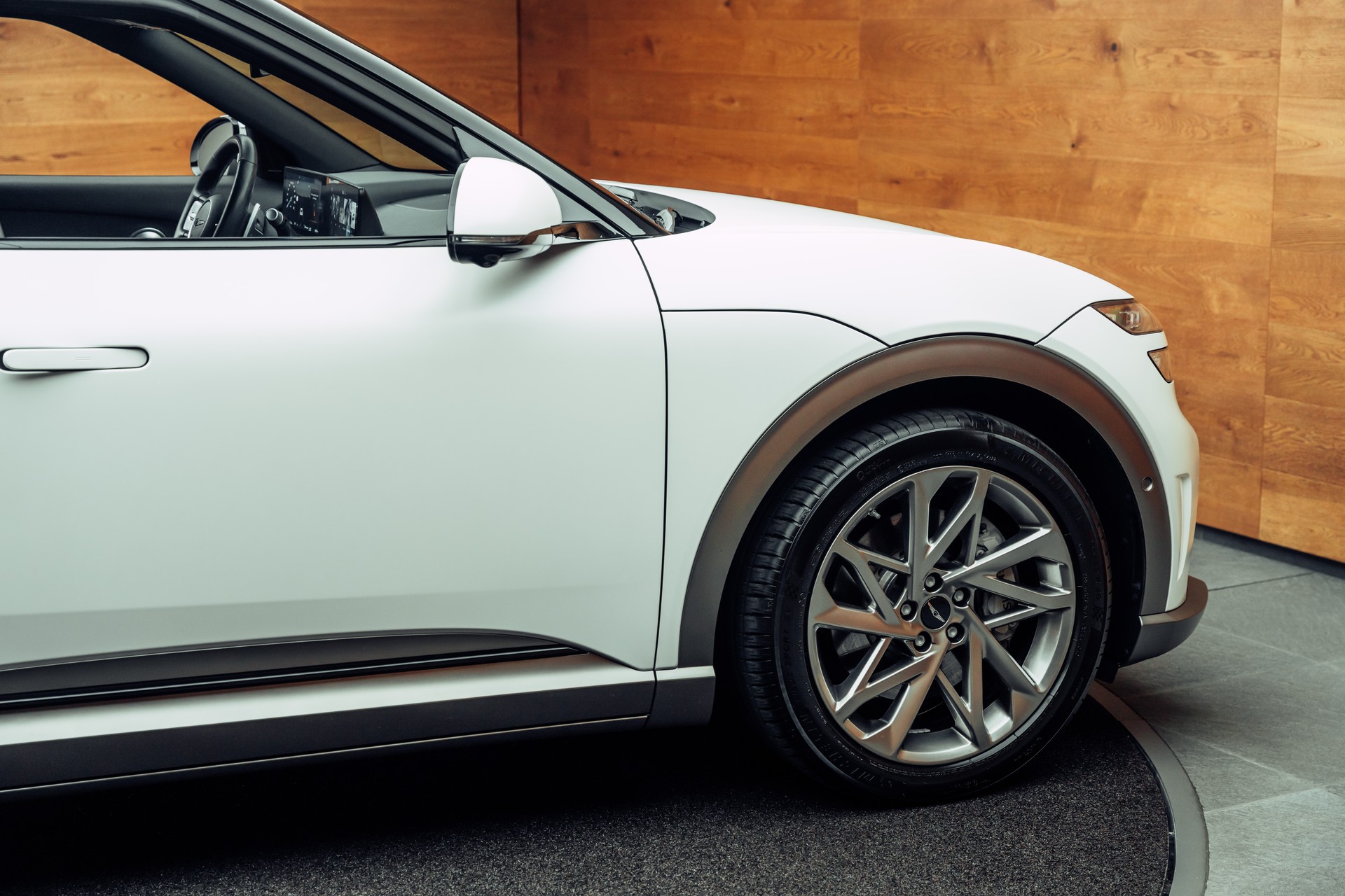 GENESIS GV60 77.4 kWh Sport AWD-image-19