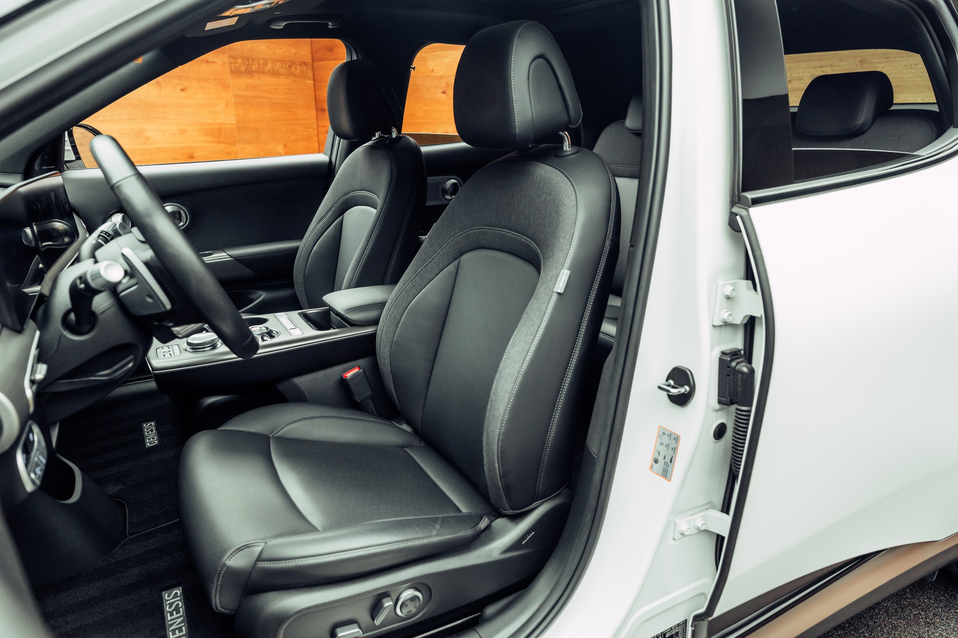 GENESIS GV60 77.4 kWh Sport AWD-image-5