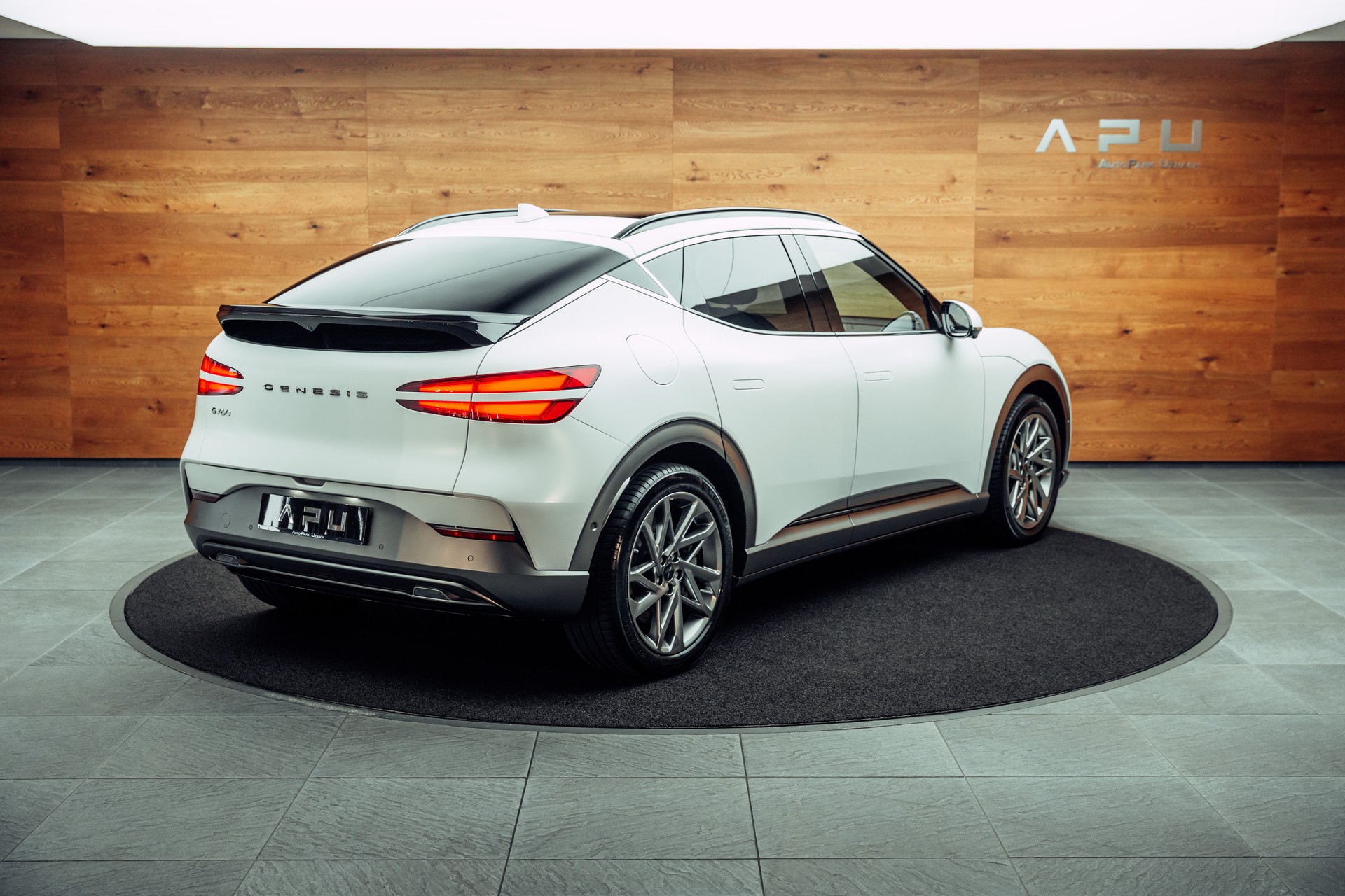 GENESIS GV60 77.4 kWh Sport AWD-image-1