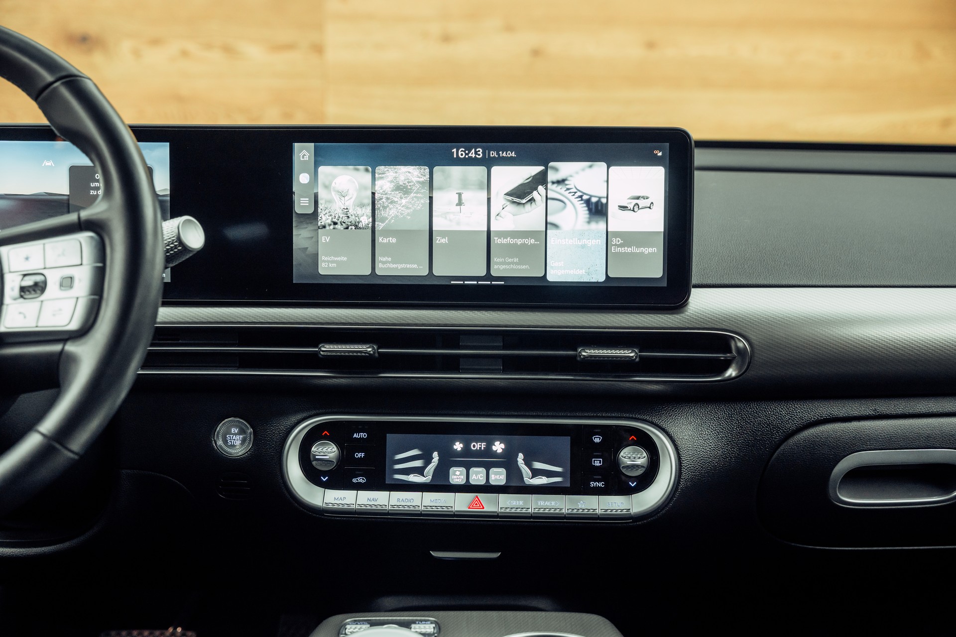 GENESIS GV60 77.4 kWh Sport AWD-image-14