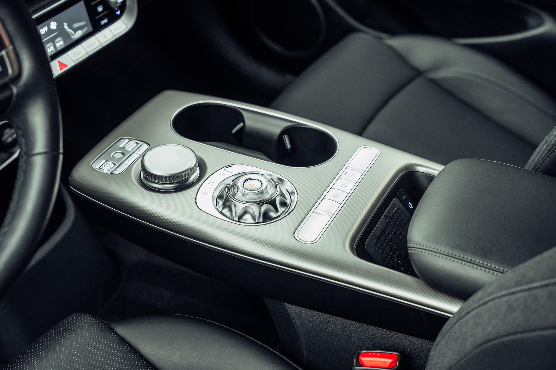 GENESIS GV60 77.4 kWh Sport AWD-image-11