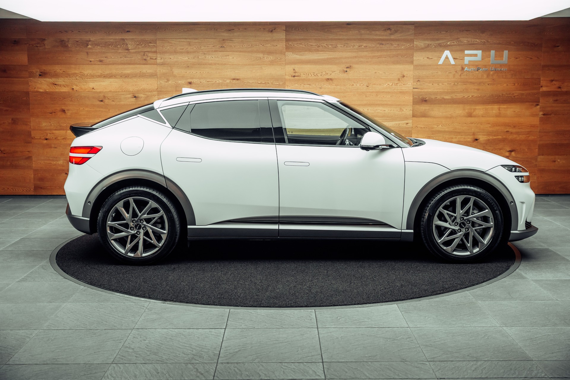 GENESIS GV60 77.4 kWh Sport AWD-image-9