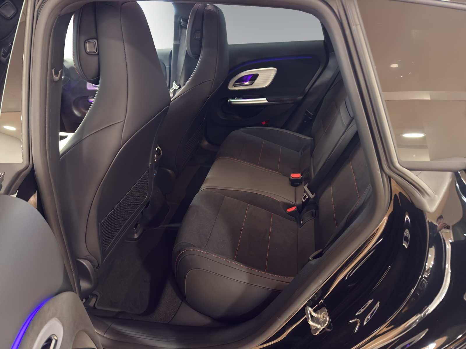 MERCEDES-BENZ CLA Shooting Brake 350 4Matic 85 kWh EQ-image-12