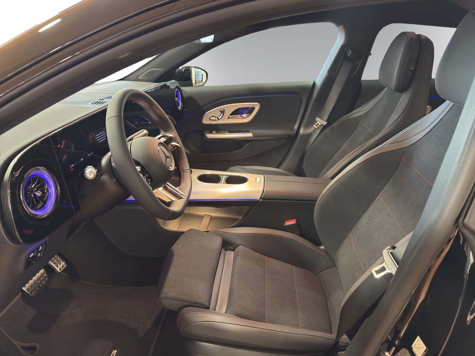 MERCEDES-BENZ CLA Shooting Brake 350 4Matic 85 kWh EQ-image-10