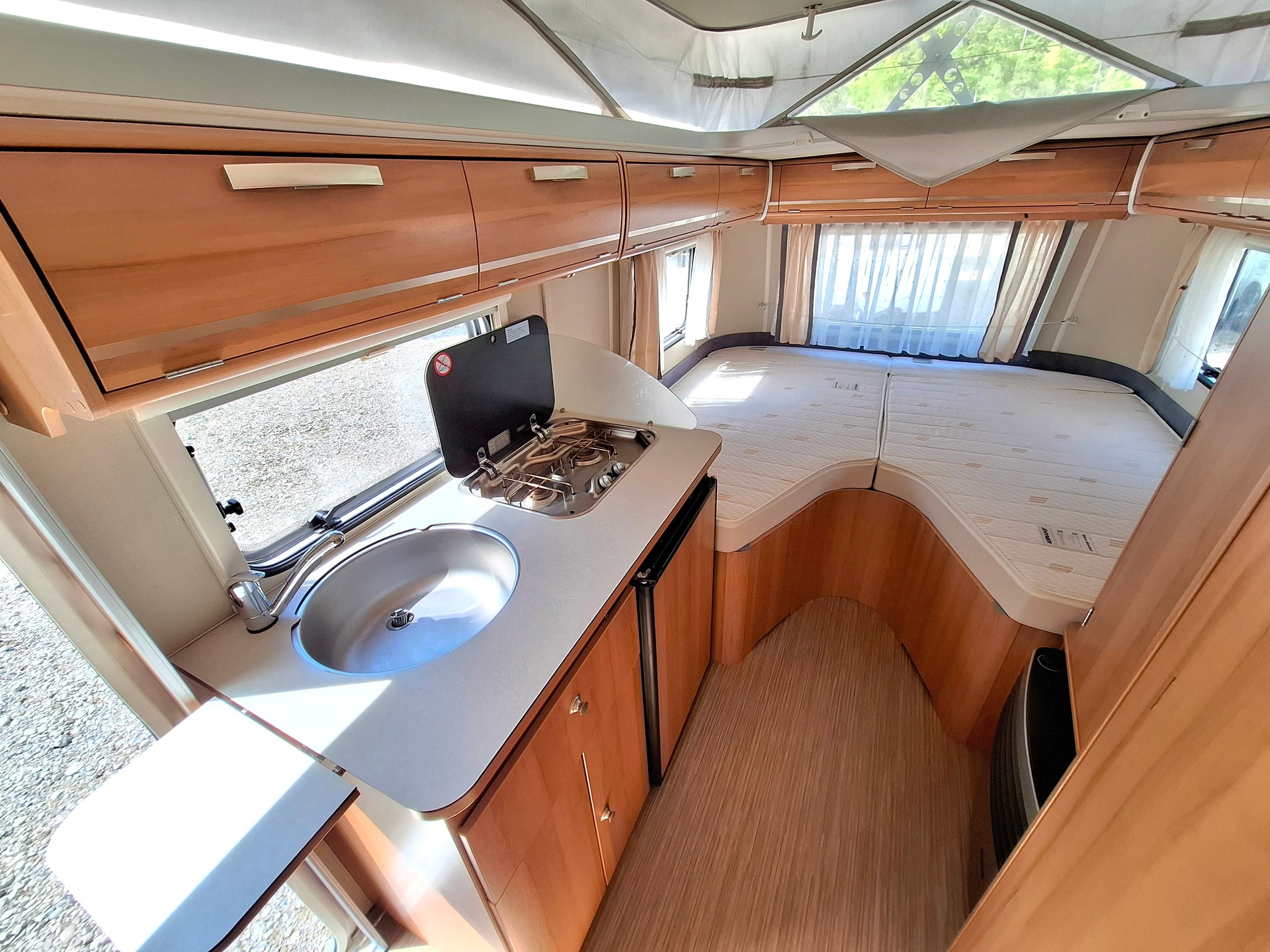 ERIBA Troll 542 GT - Kultwohnwagen mit Längsbett!-image-10