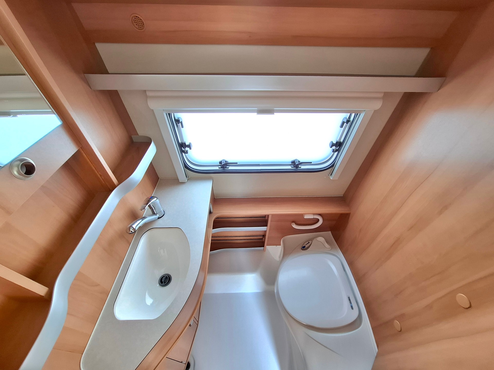 ERIBA Troll 542 GT - Kultwohnwagen mit Längsbett!-image-14