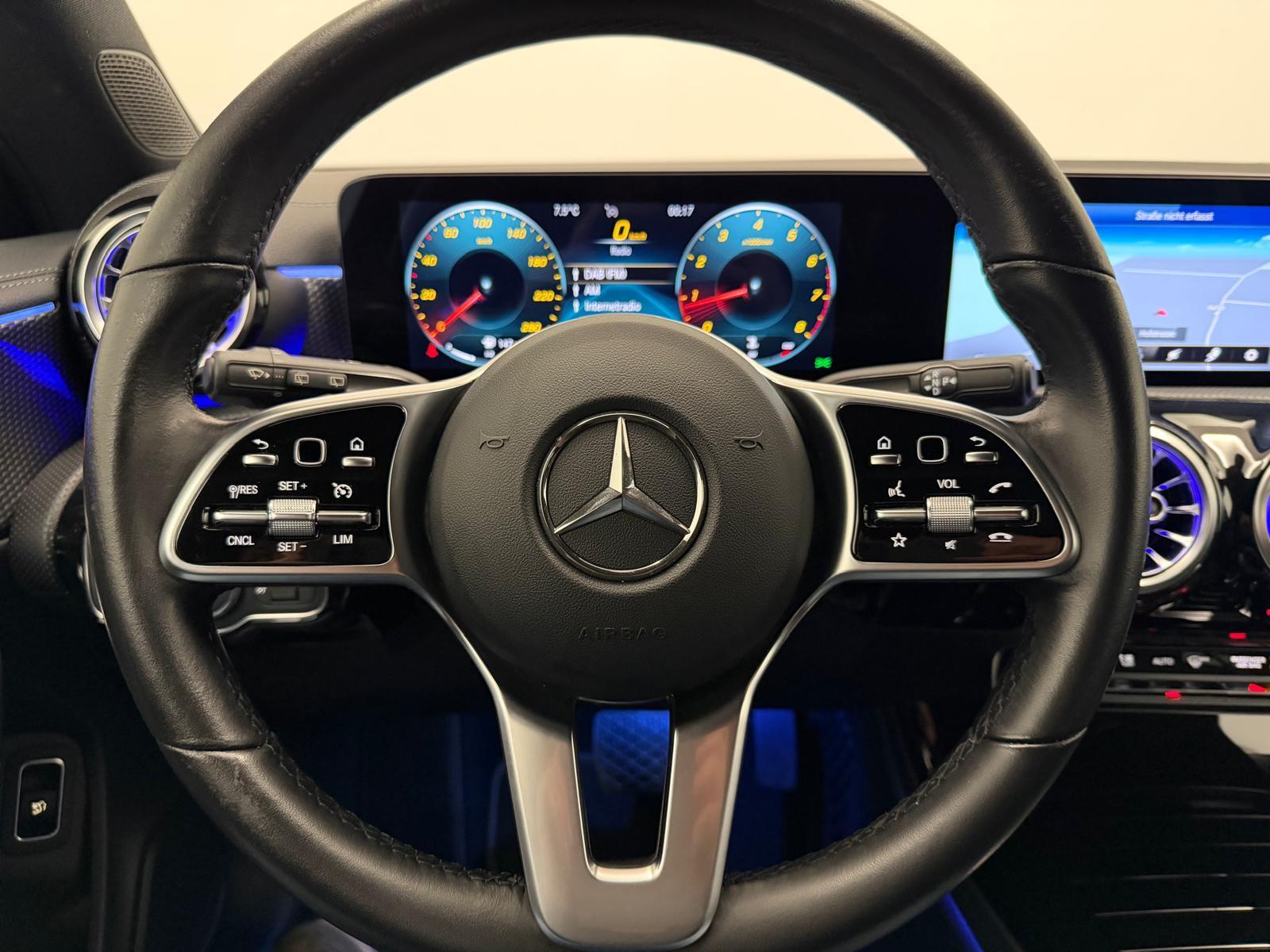 MERCEDES-BENZ CLA 200 Progressive Shooting Brake-image-17