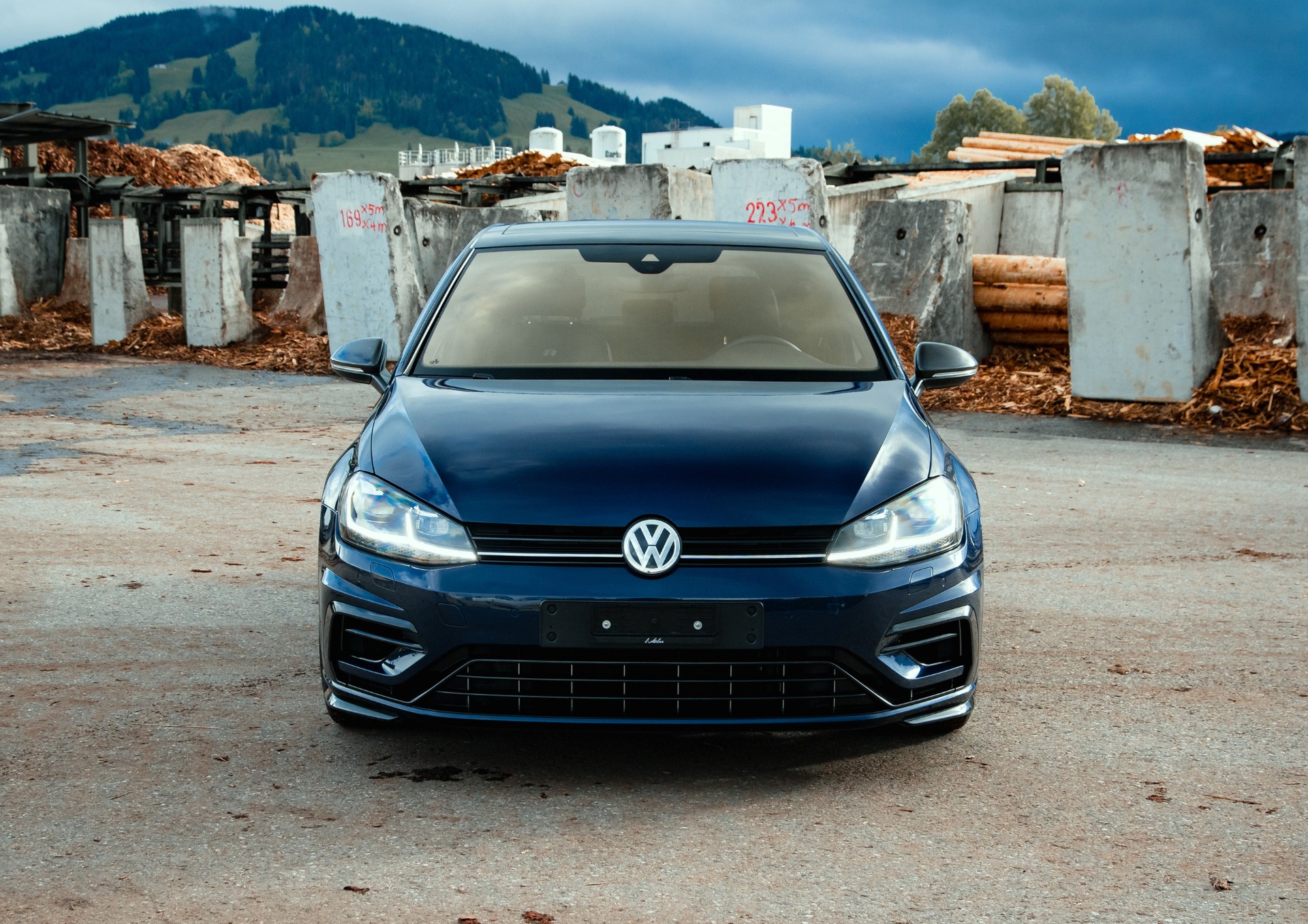 VW 2.0 TSI R DSG 4motion-image-6