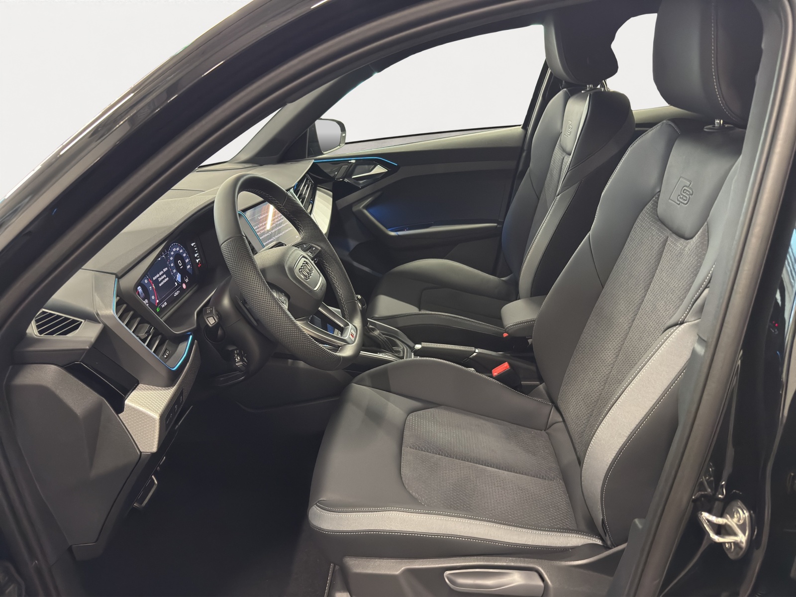 AUDI A1 Sportback 40 TFSI S line 207PS-image-4