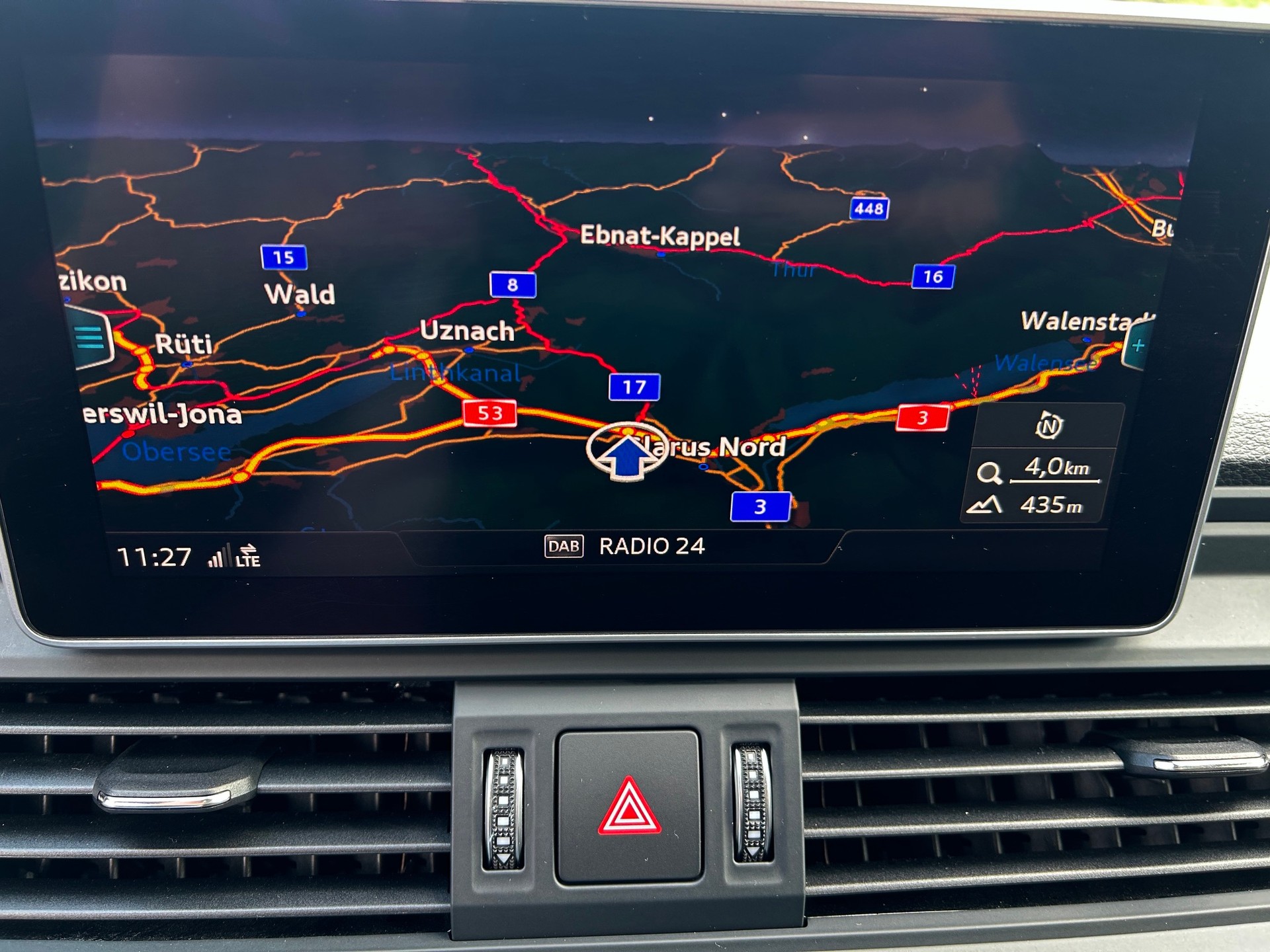 AUDI SQ5 3.0 TFSI quattro S-tronic-Schiebedach-el.Sitzverstellung-Luftfahrwerk-AHK-Virtual Cokpit-Adaptiver Tempomat-image-19