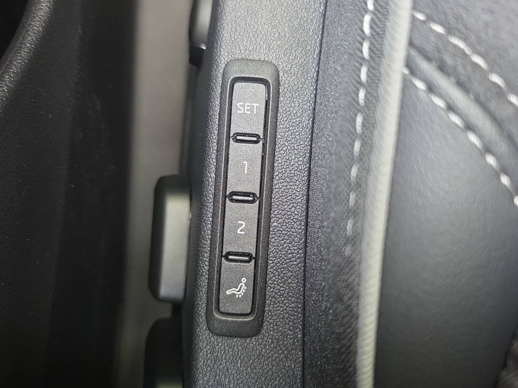 SKODA Enyaq IV 85x SportLine 4x4 MAXX-image-21