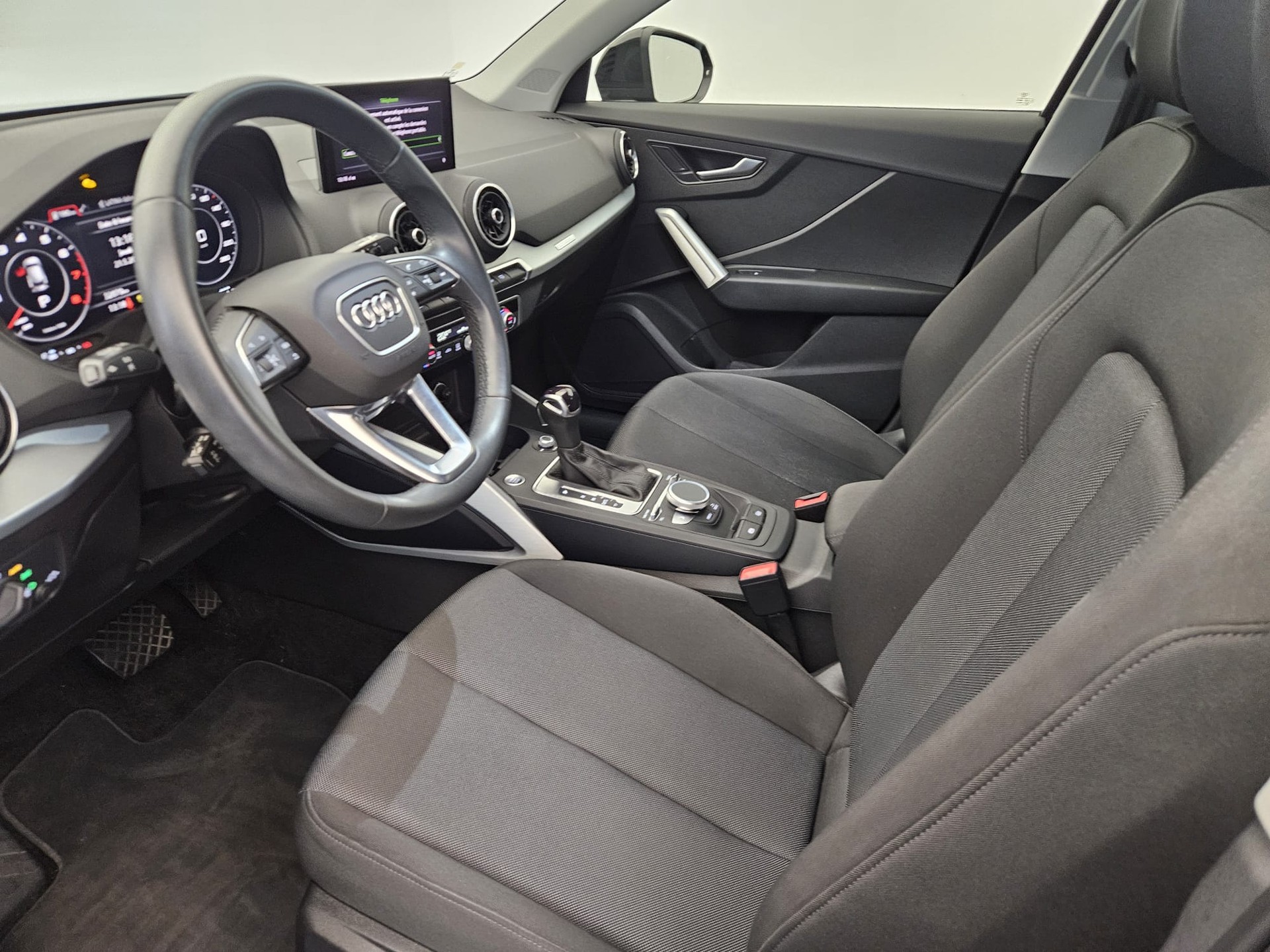 AUDI Q2 40 TFSI Attraction quattro S-tronic-image-10
