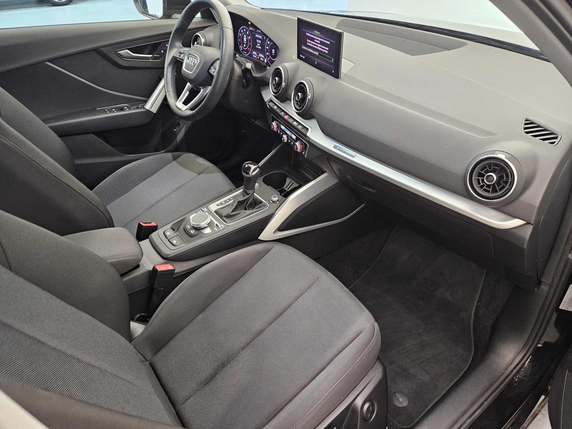 AUDI Q2 40 TFSI Attraction quattro S-tronic-image-11