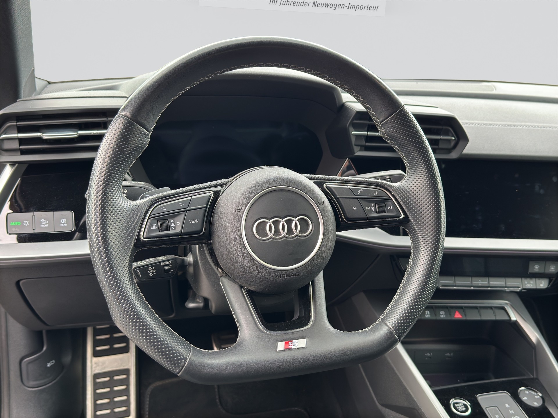 AUDI A3 Limousine 35 TFSI S-Line Schwarz Optik S-tronic-image-9