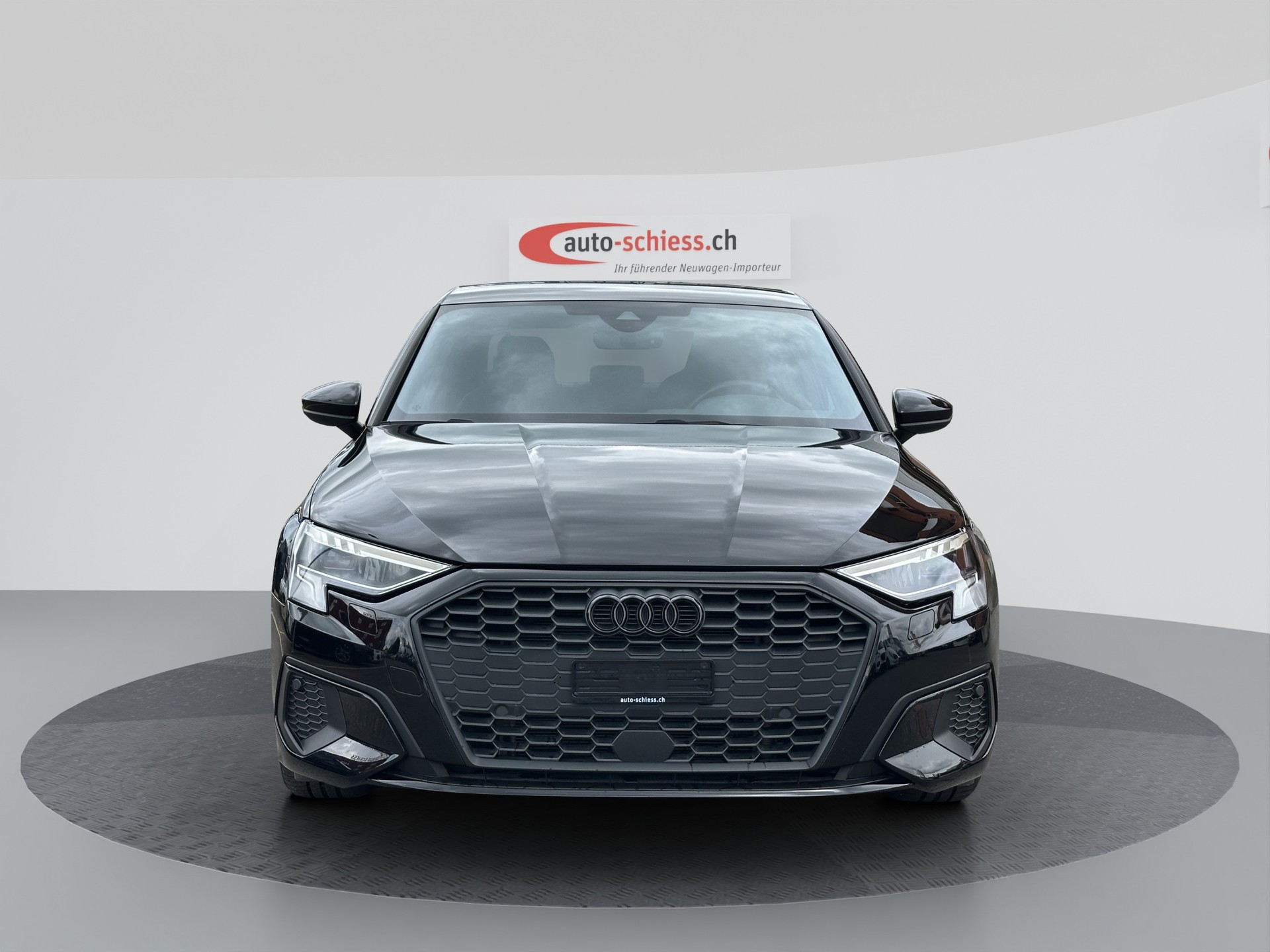AUDI A3 Limousine 35 TFSI S-Line Schwarz Optik S-tronic-image-1