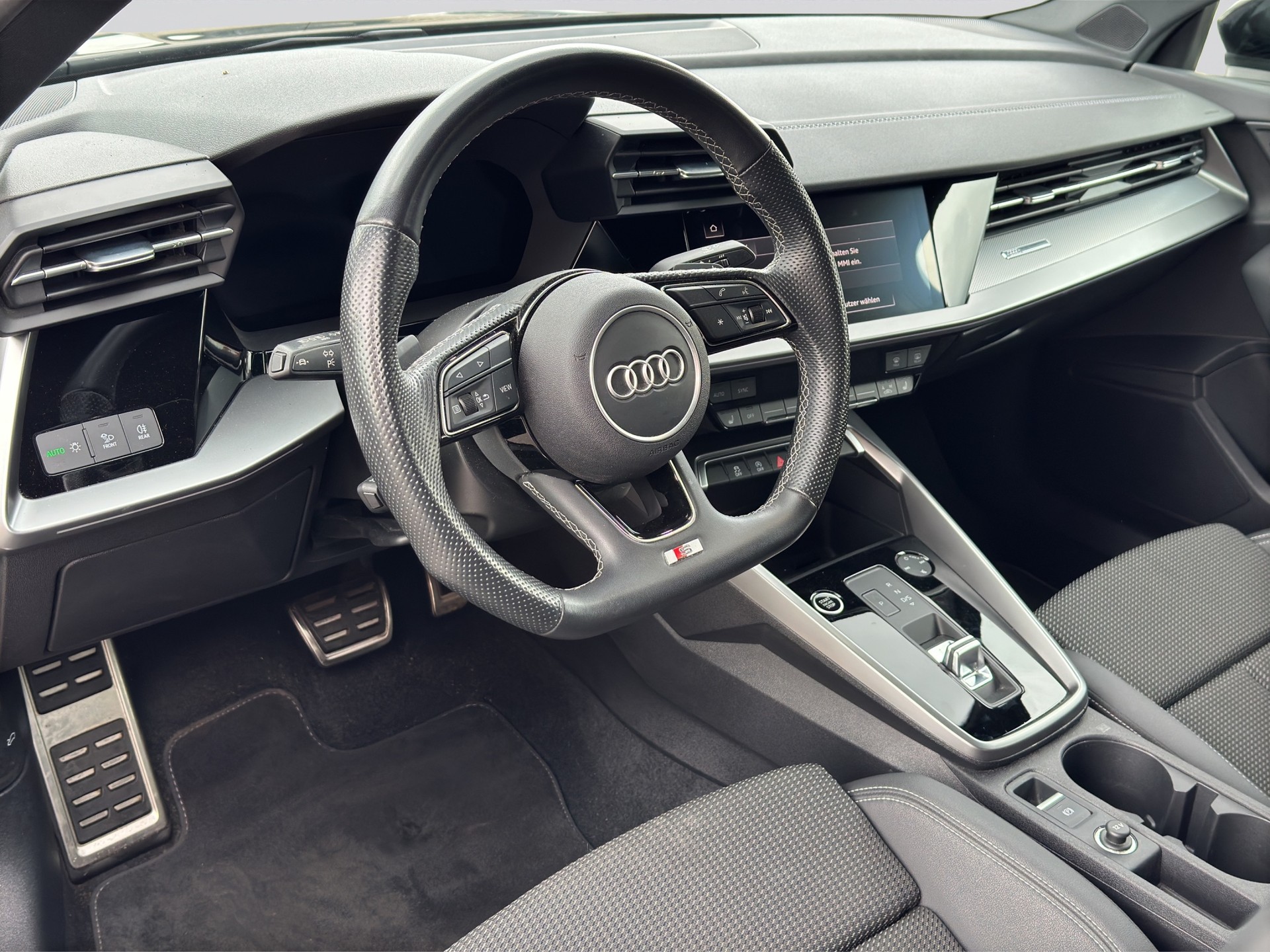 AUDI A3 Limousine 35 TFSI S-Line Schwarz Optik S-tronic-image-6