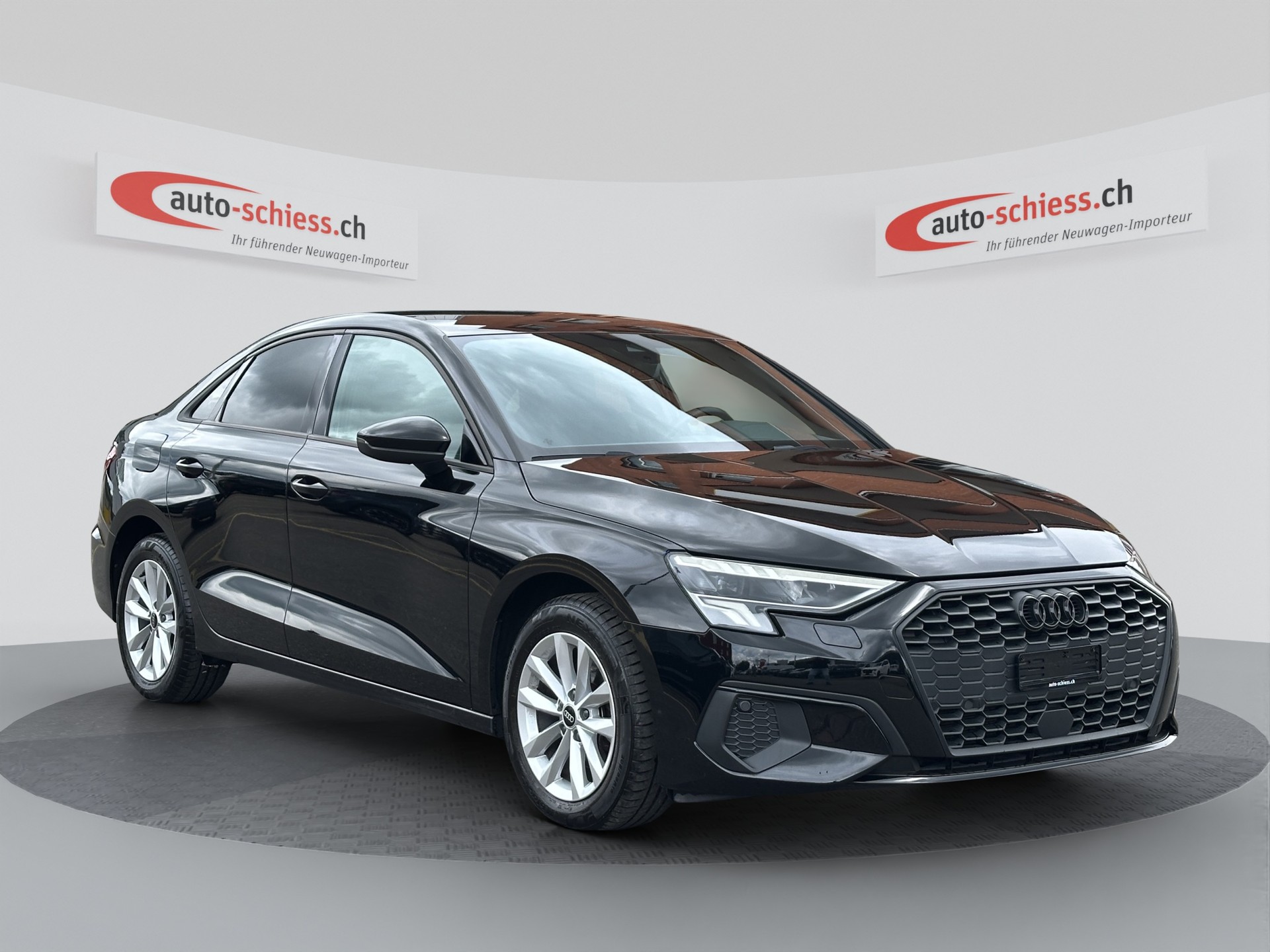AUDI A3 Limousine 35 TFSI S-Line Schwarz Optik S-tronic-image-0