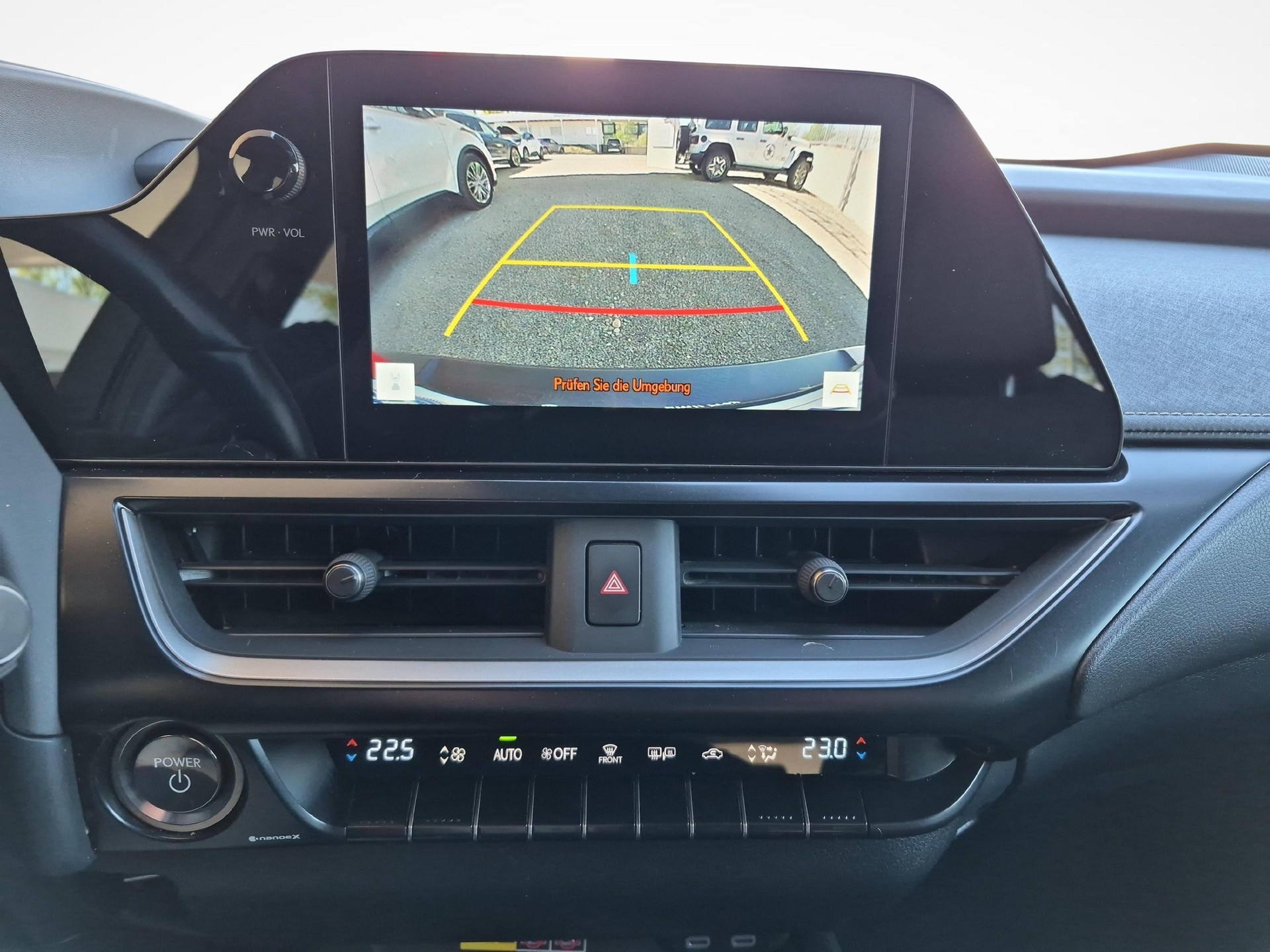 LEXUS UX 250h Comfort-image-13
