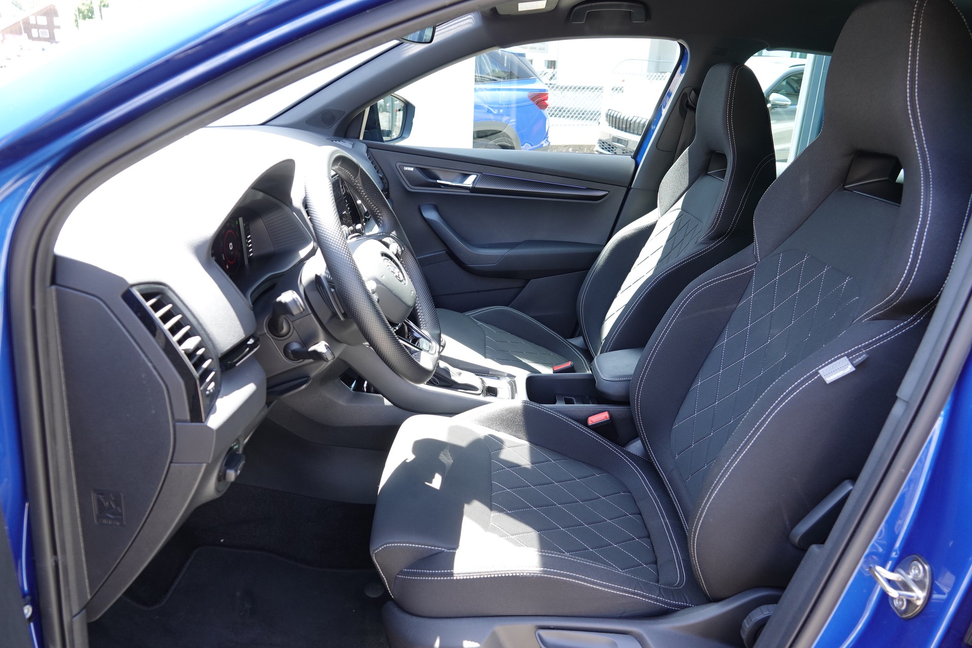 SKODA Karoq 2.0 TSI SportLine DSG 4x4-image-13