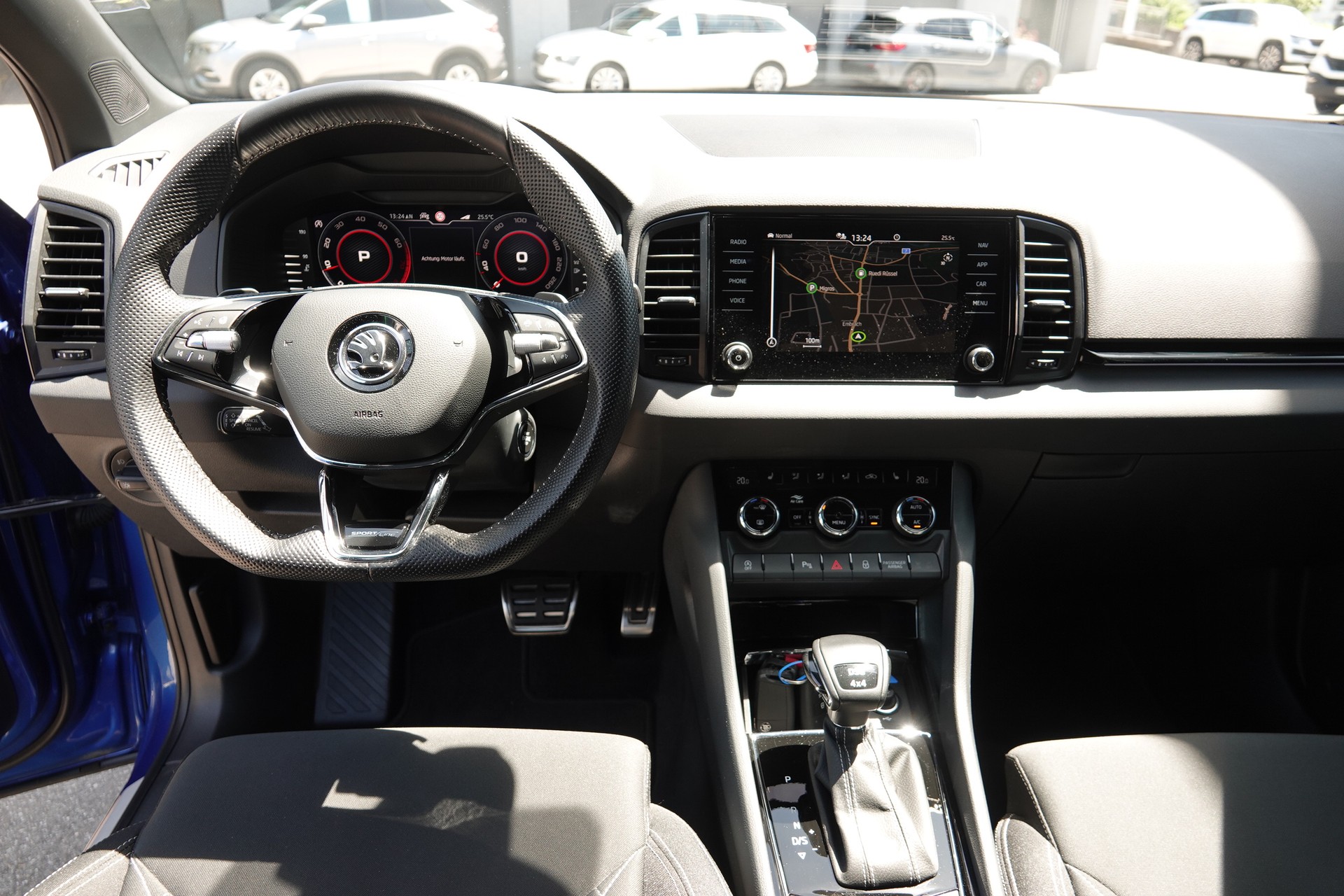 SKODA Karoq 2.0 TSI SportLine DSG 4x4-image-9
