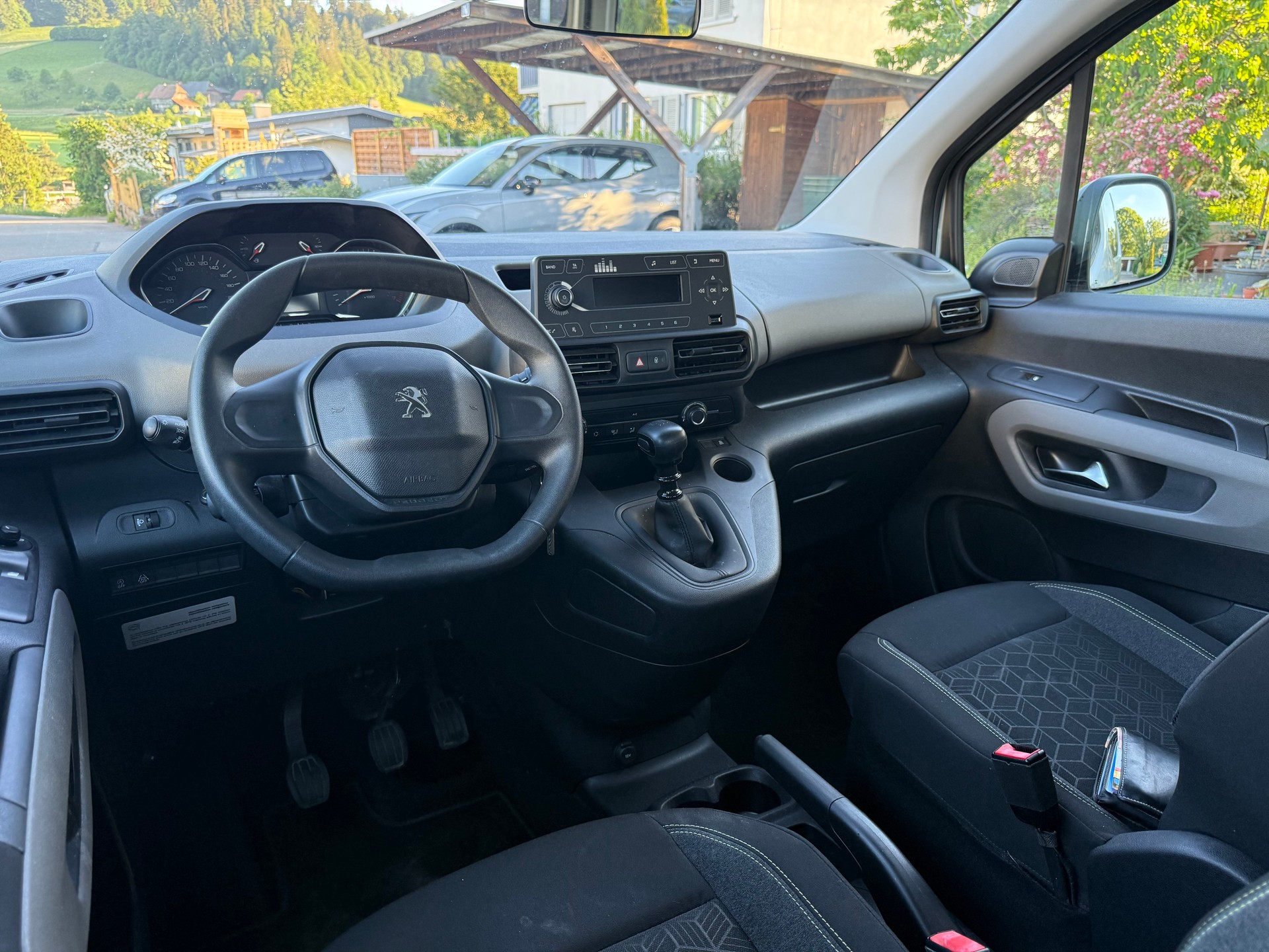PEUGEOT Rifter 1.2 PureTech Active-image-5