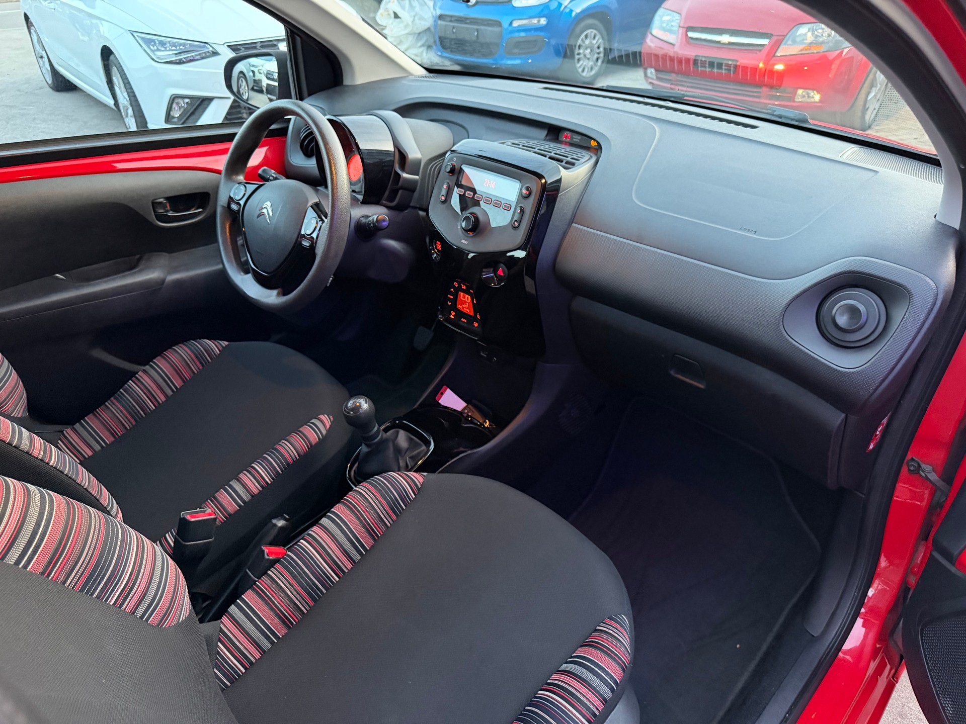 CITROEN C1 1.0 VTi Shine Stop&Start-image-17