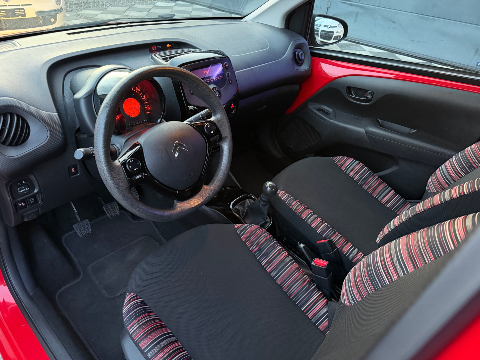 CITROEN C1 1.0 VTi Shine Stop&Start-image-8
